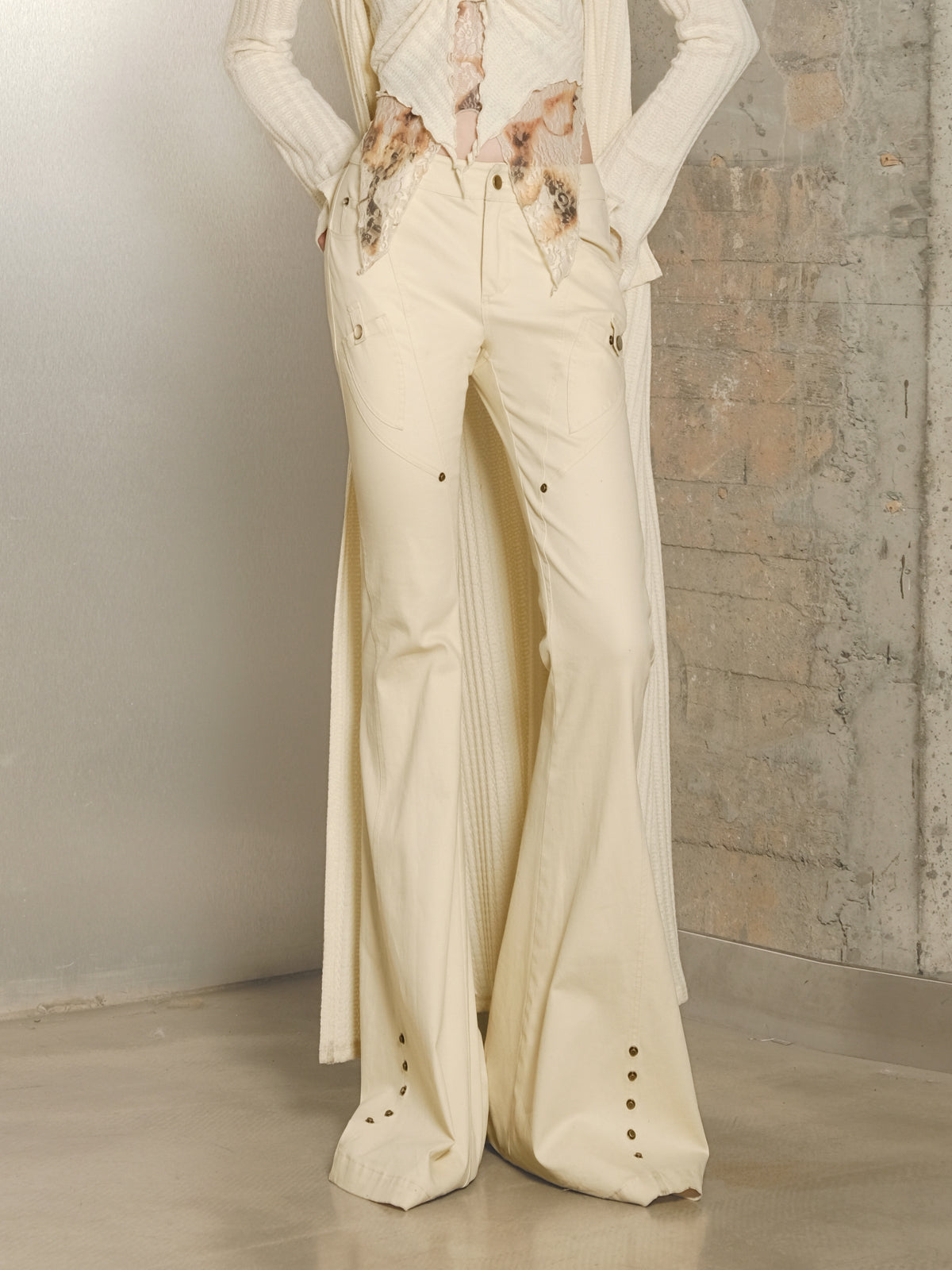 리벳 니치 캐주얼 플레어 바지