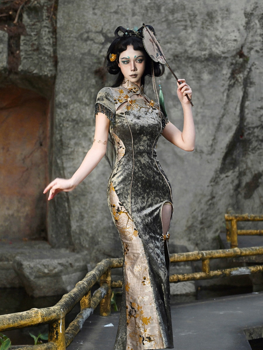 Gothic Lolita Stickerei Tiefklinit Enge Blume Longone-Piece-Piece