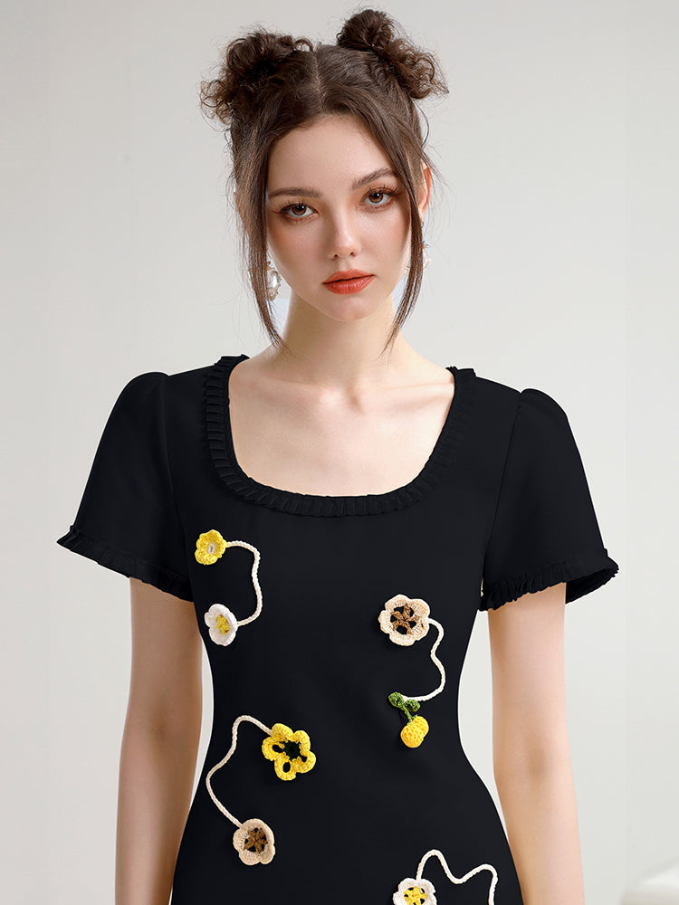 Flower-Motif Nichi U-Neck Half-Sleeve Short Casual Nichi Dress