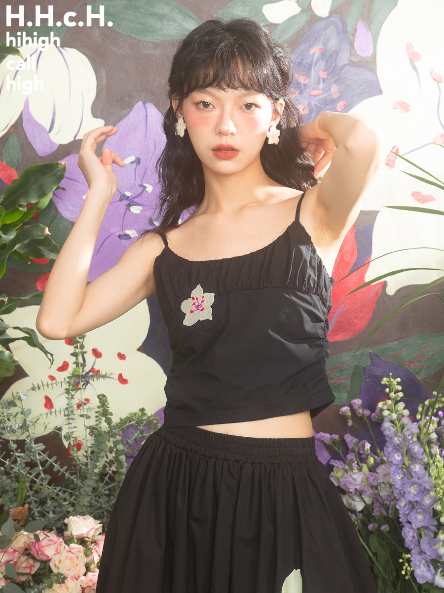 Crumping Flower Croppde Camisole을 모으십시오