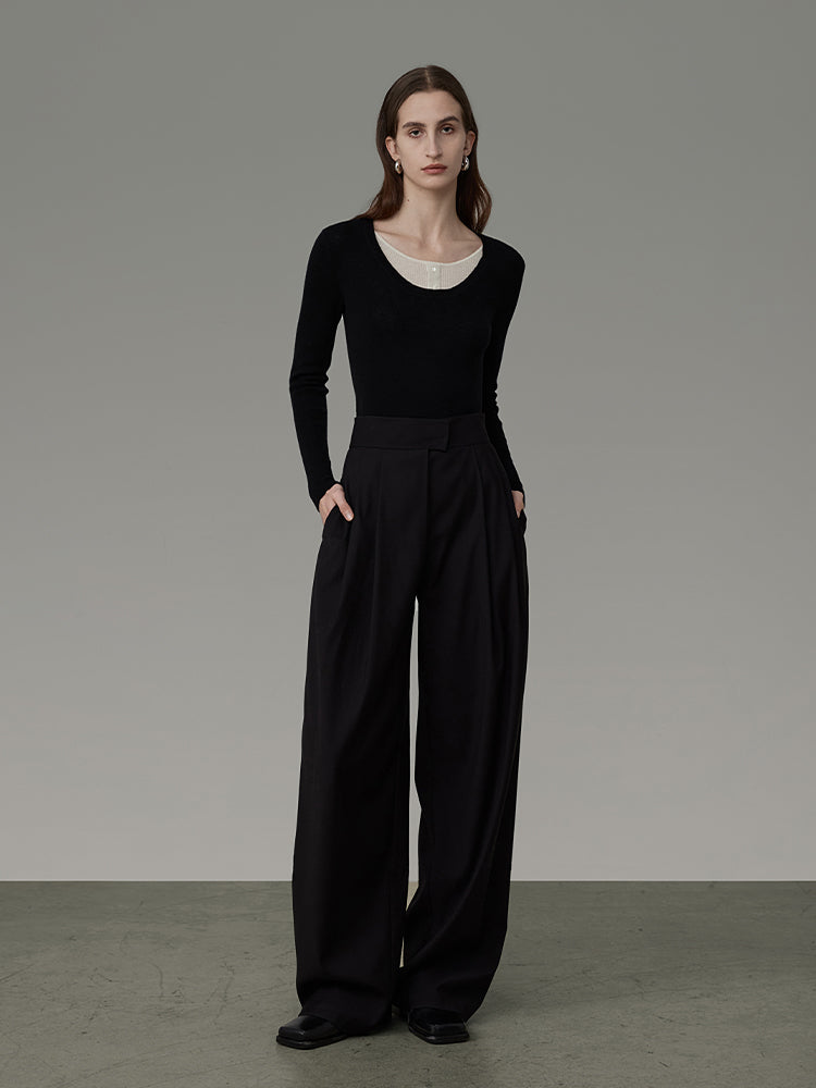 Fake-Layered Monotone Thin U-Neck Knit