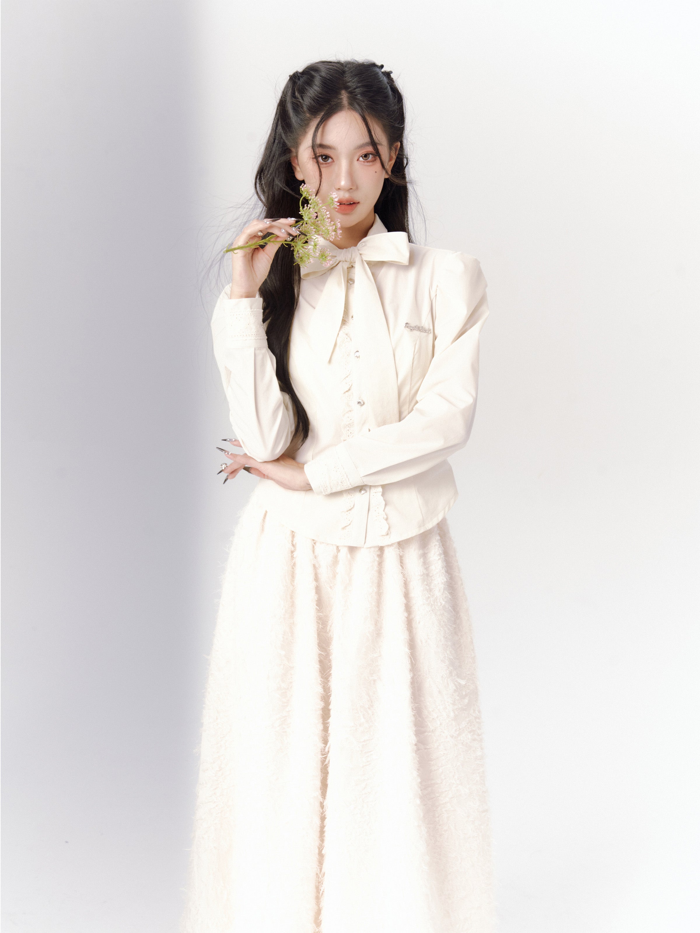 Stickbänder-Tie-Flügel-Flare-Set-up klassische Bluse & Long-Rakirt