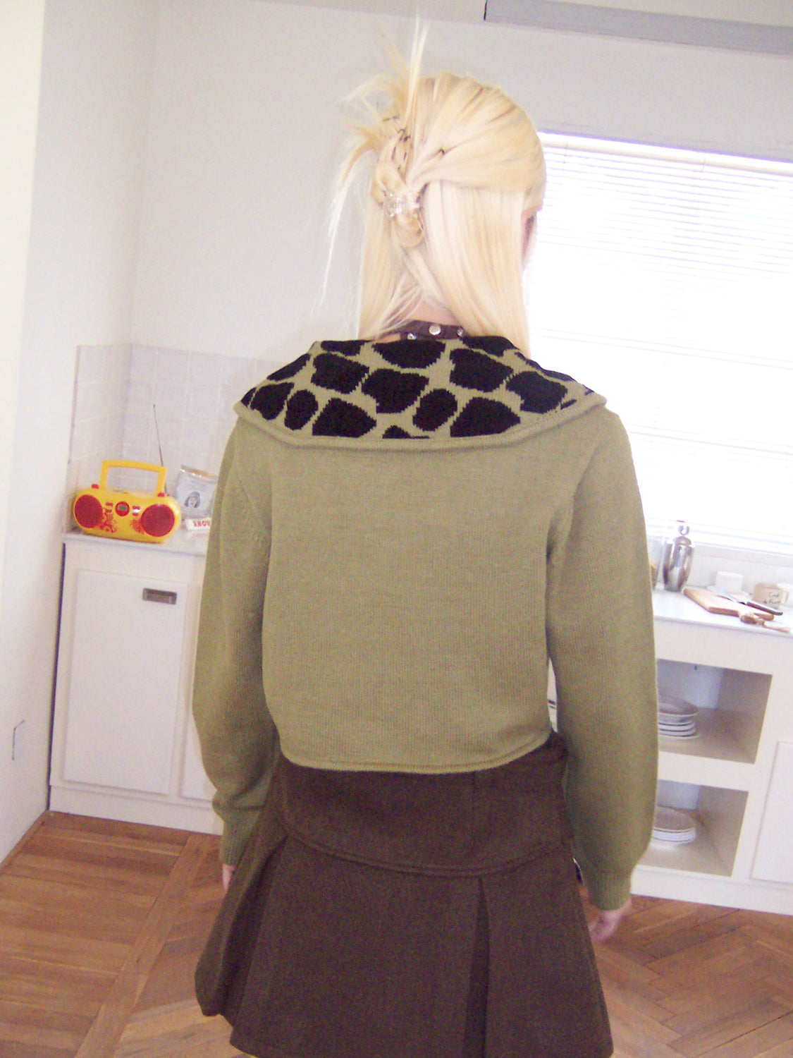Nichi-Collar Retro Casual Knit