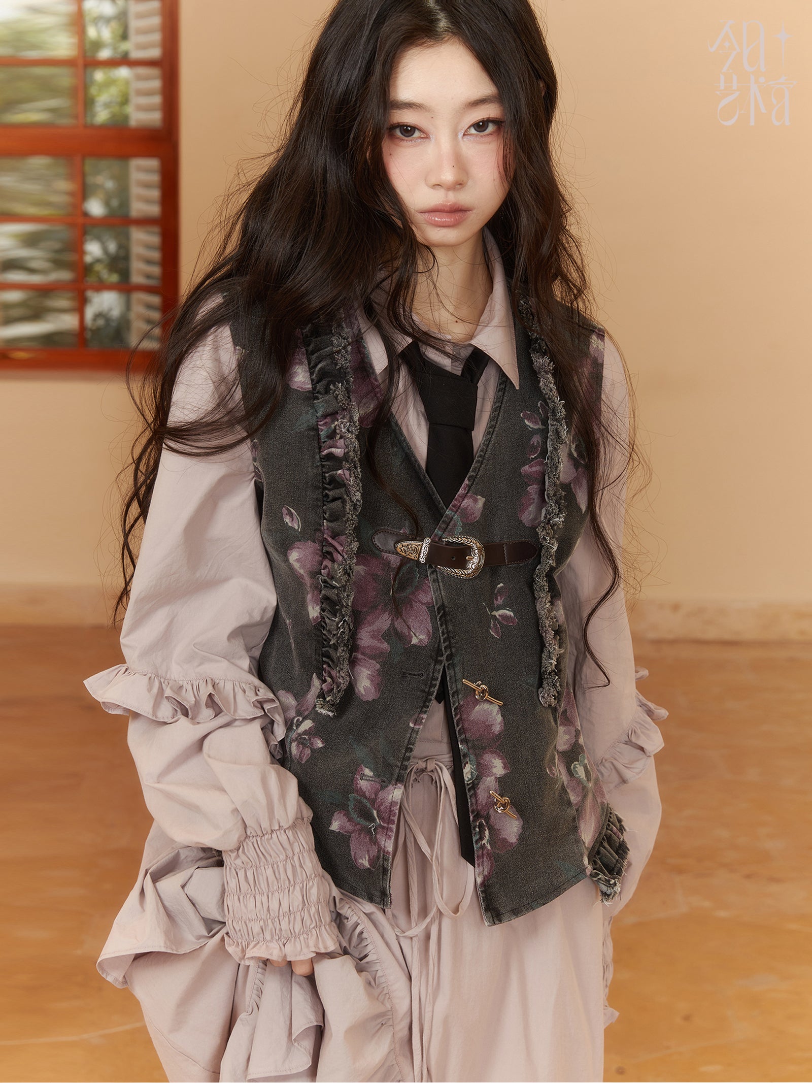 Asymmetrie-Frill-Blume Retro-Weste & Einköpfe