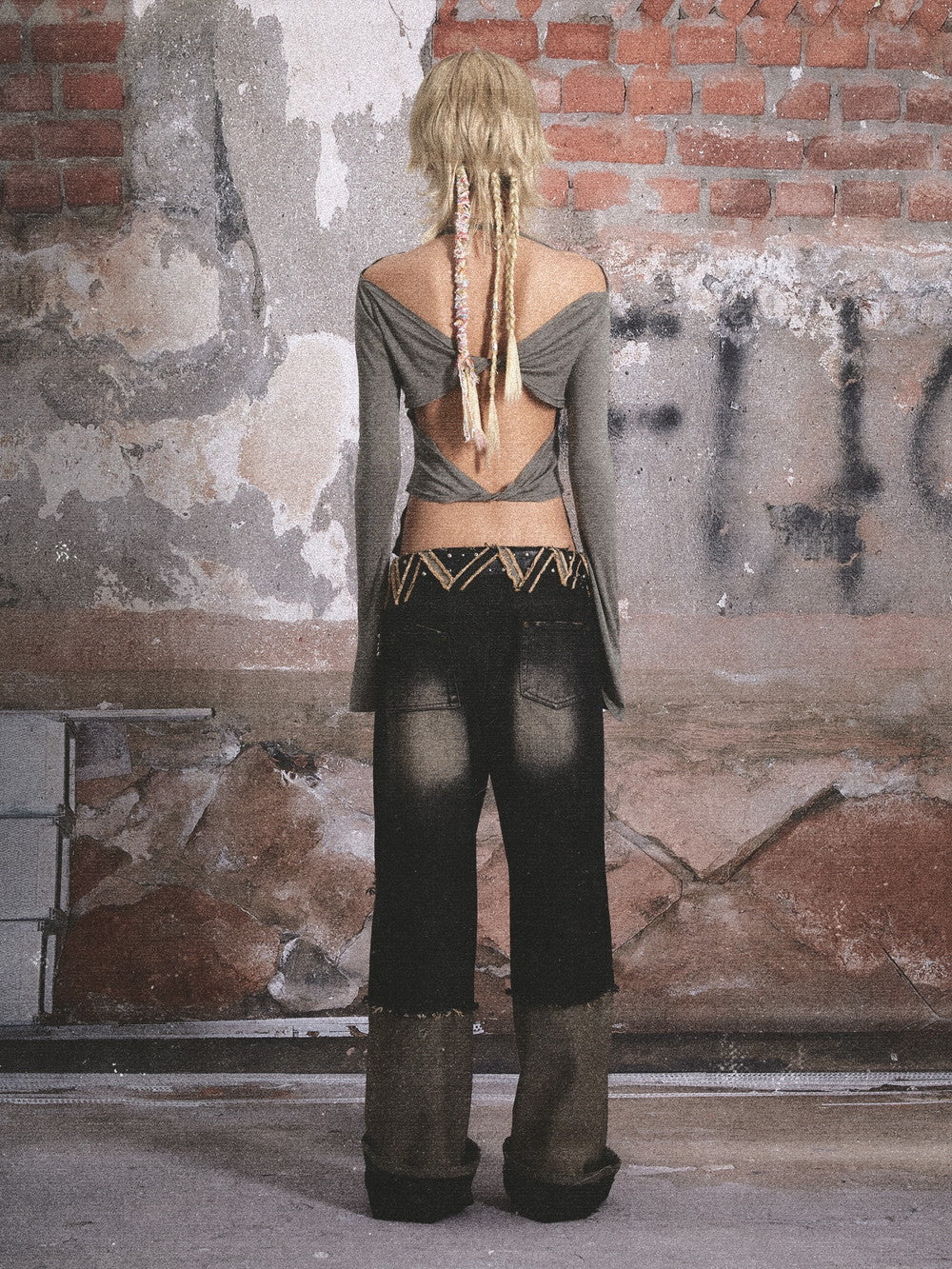 Back-Open Nichi Sexy Print Flare-Sleeve Long-T-Shirt