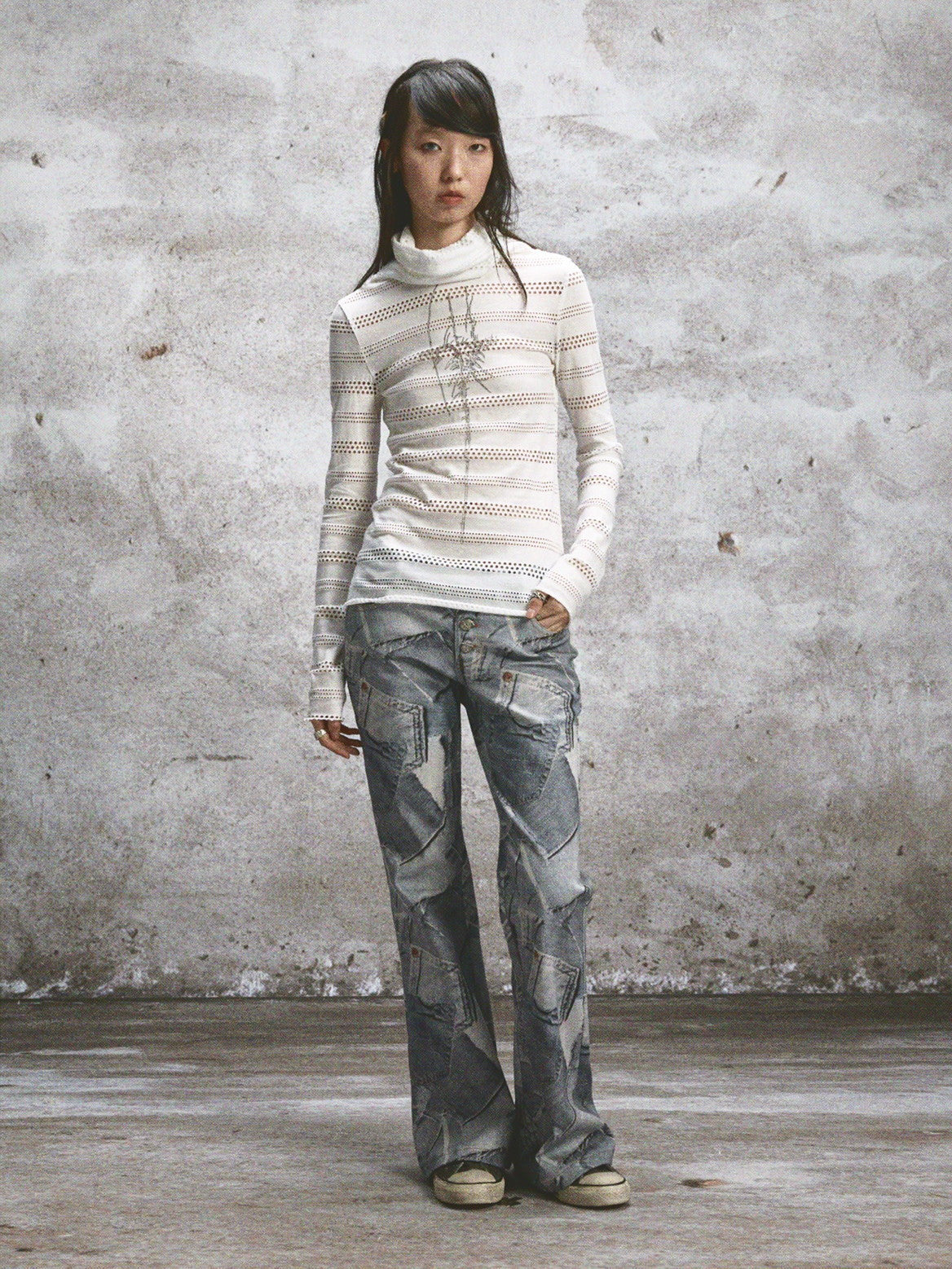 Punching Thin Mesh Casual Back-Open Cutsew