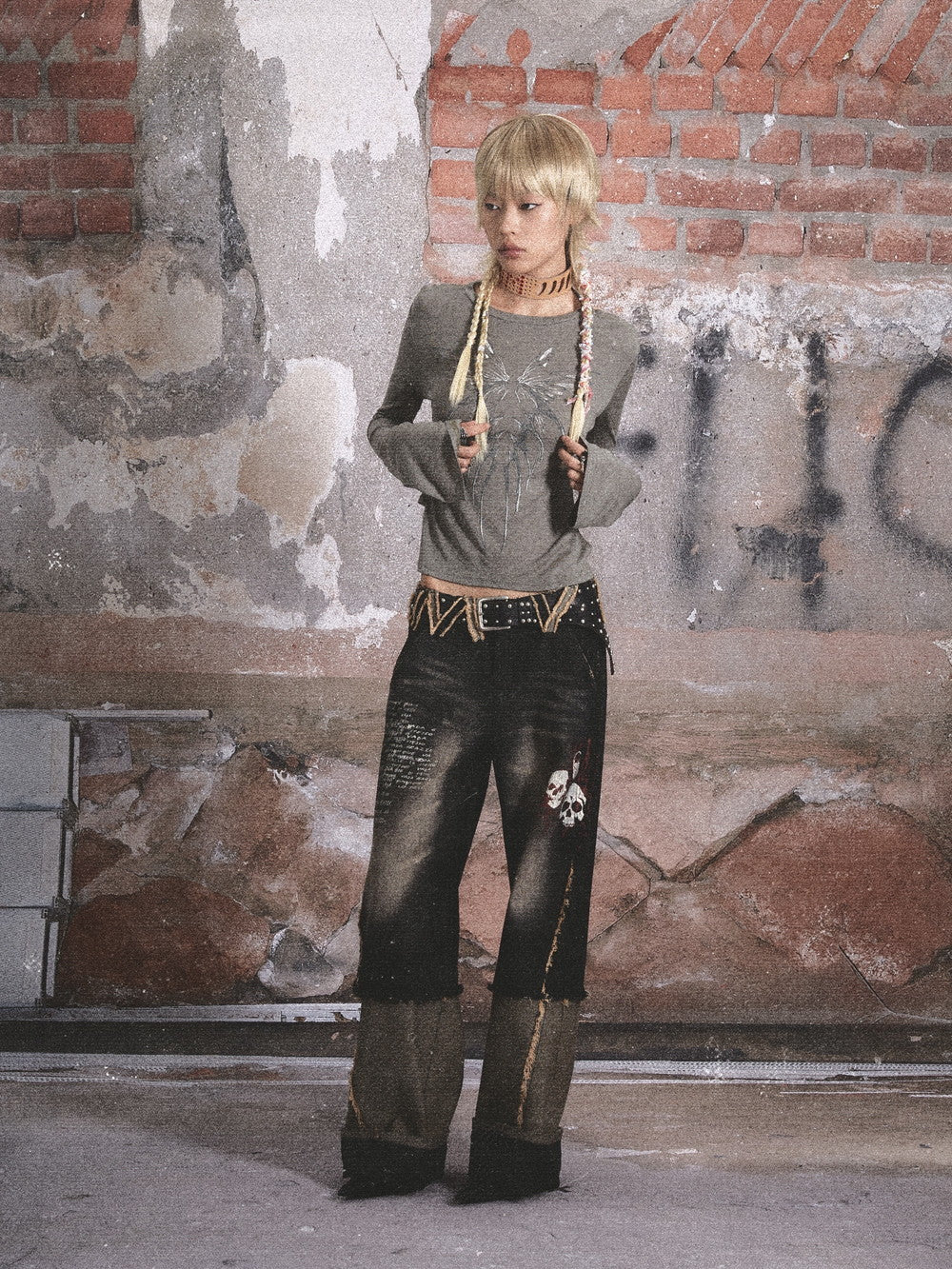 Back-Open Nichi Sexy Print Flare-Sleeve Long-T-Shirt