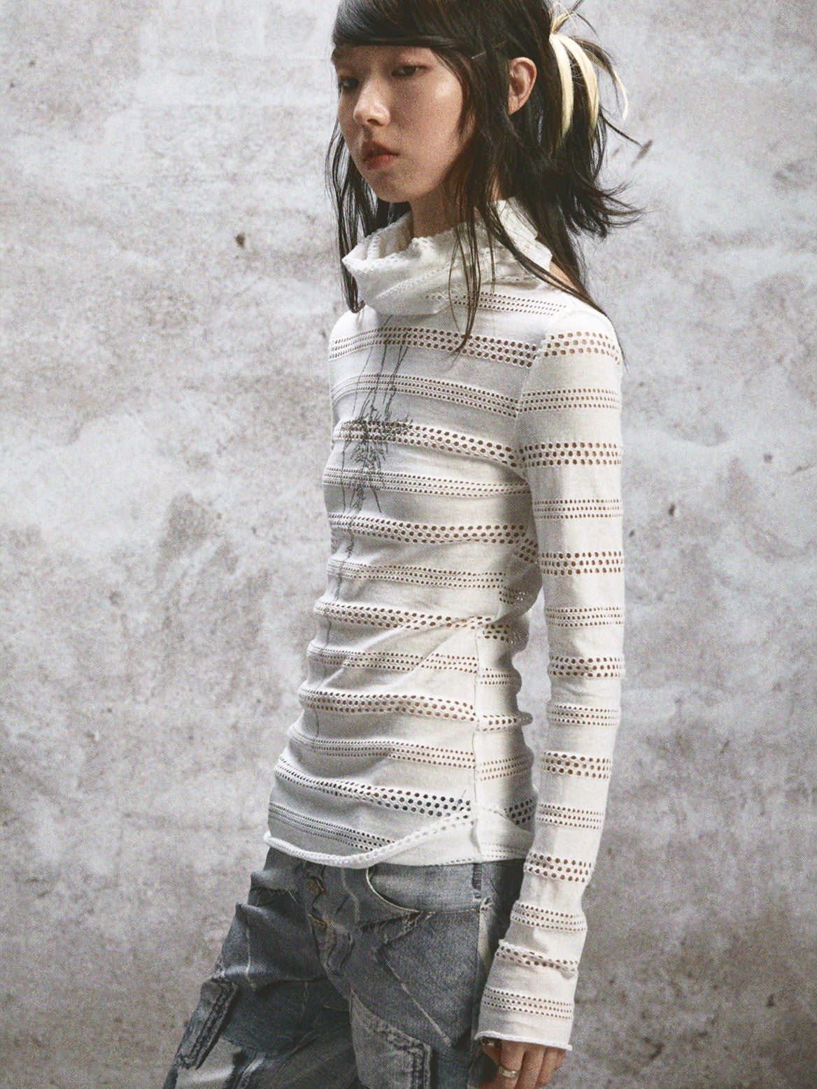 Punching Thin Mesh Casual Back-Open Cutsew