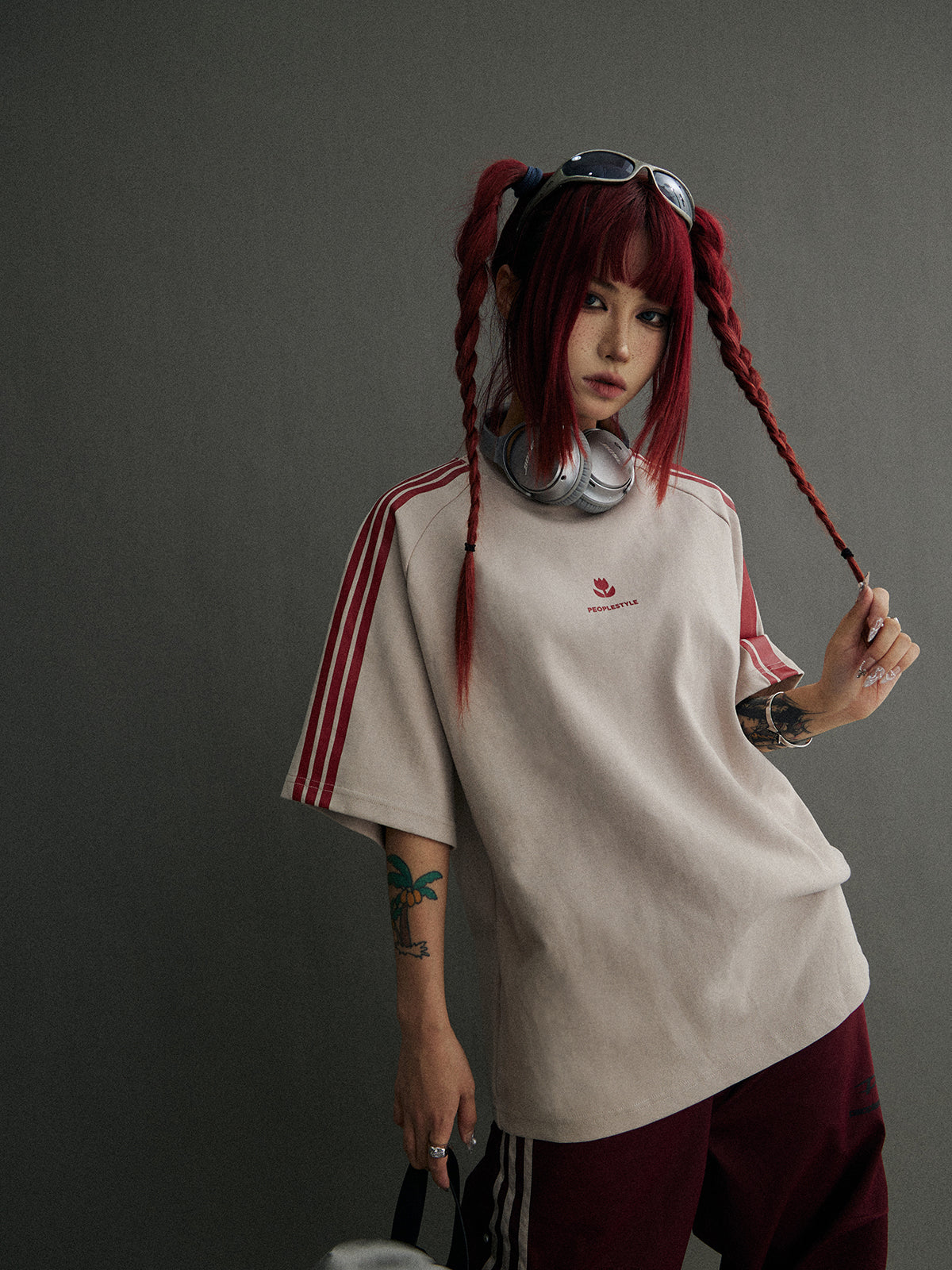 유니퇴석 대형 라인 캐주얼 T 셔츠