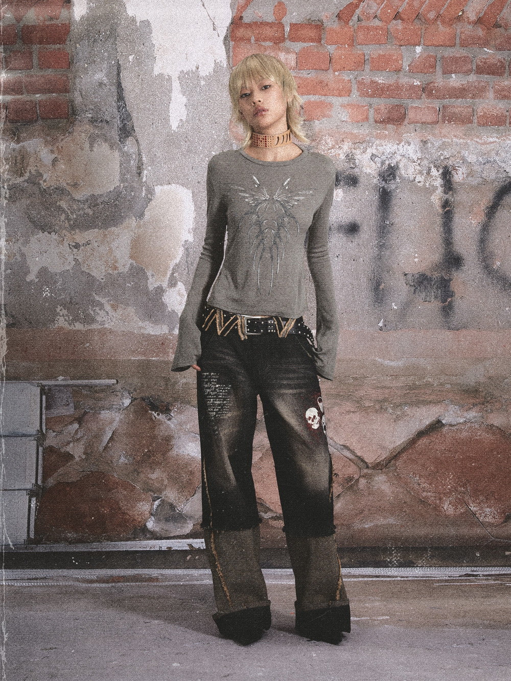 Back-Open Nichi Sexy Print Flare-Sleeve Long-T-Shirt