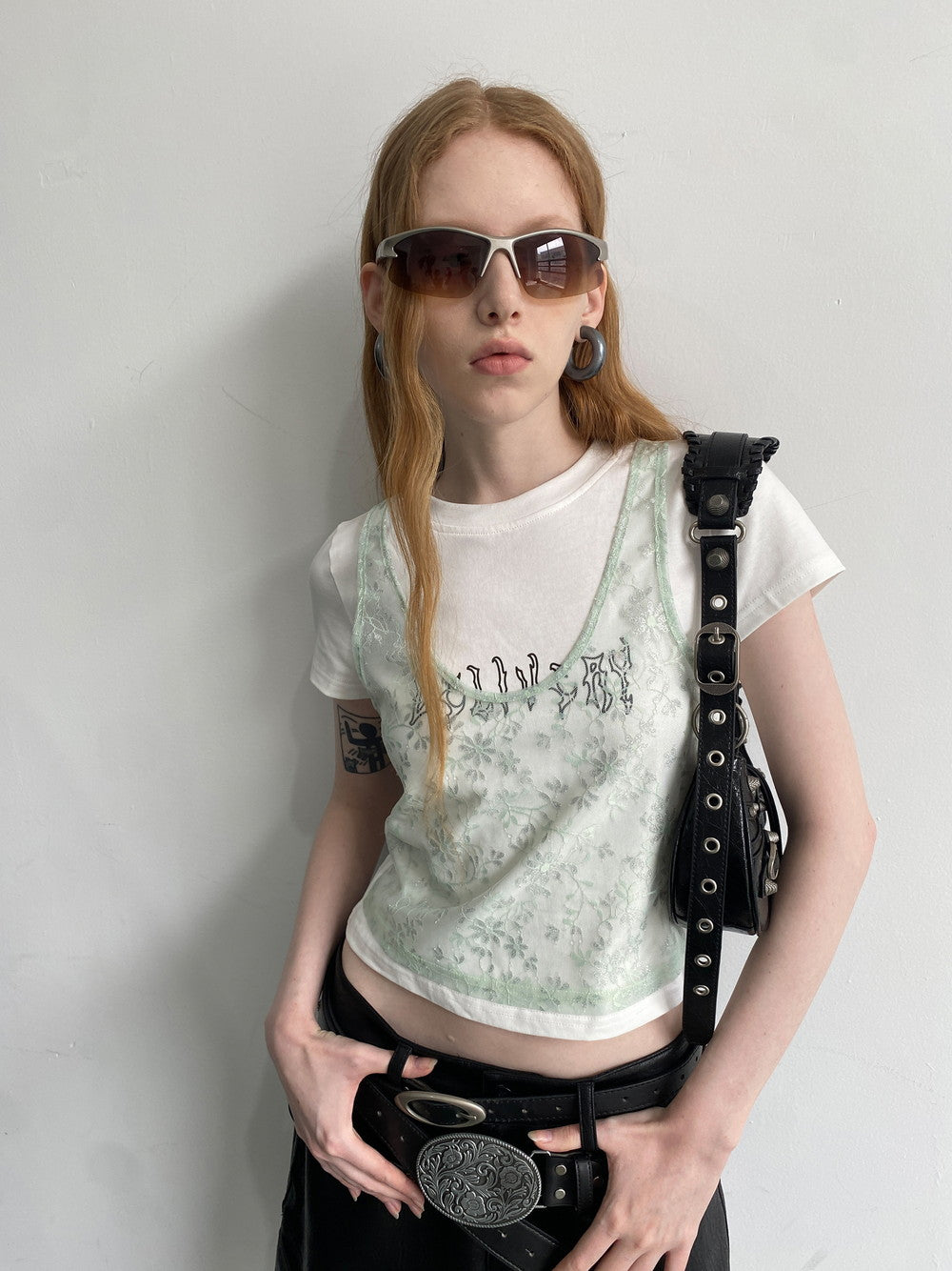 Camisole & T-Shirt gefälschter Spitzen-Nichi-T-Shirt