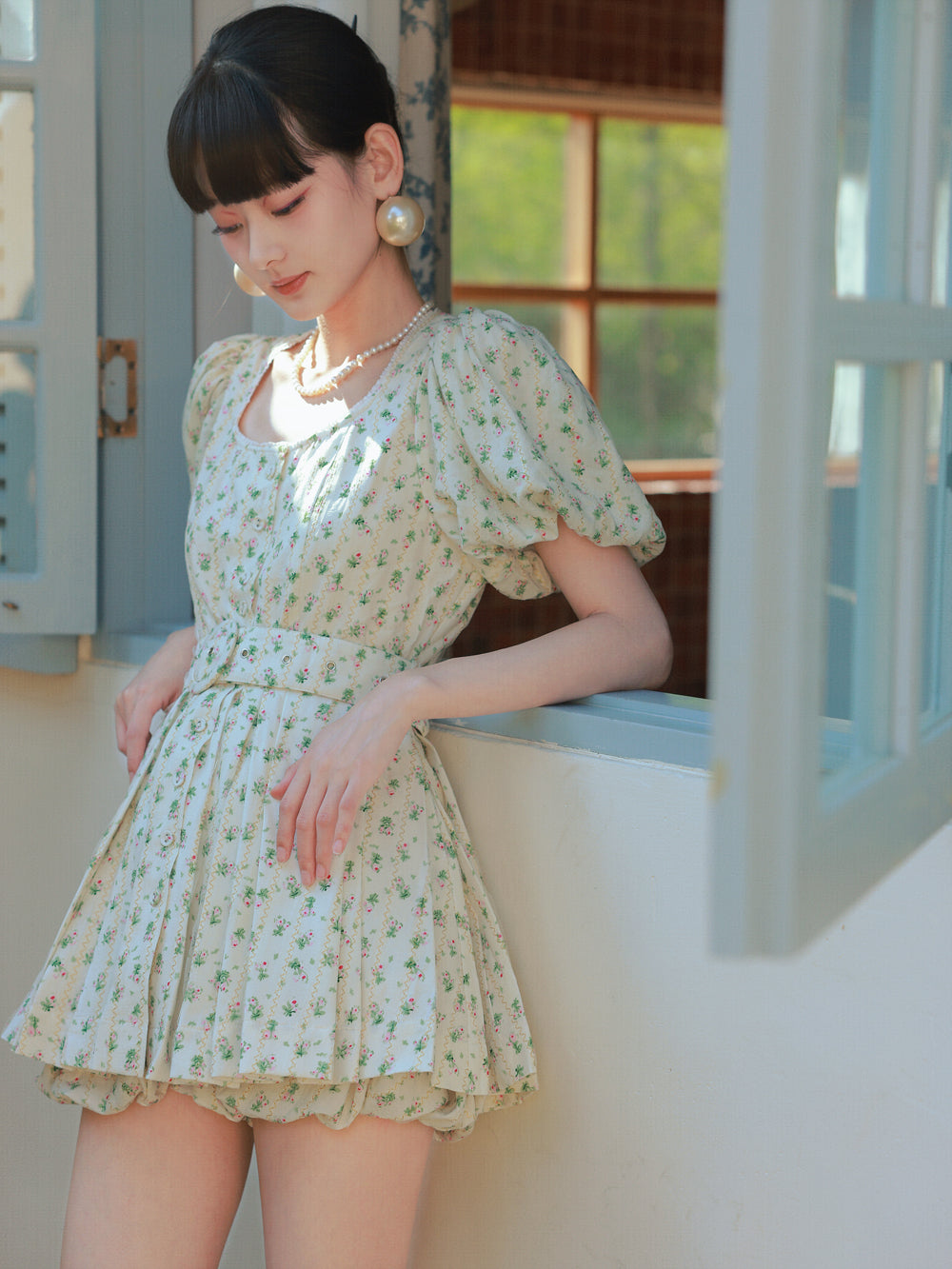 Flower Embroidery Balloon-Sleeve One-Piece Tops&Short-Pants