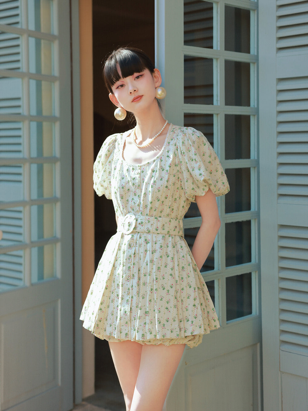 Flower Embroidery Balloon-Sleeve One-Piece Tops&Short-Pants