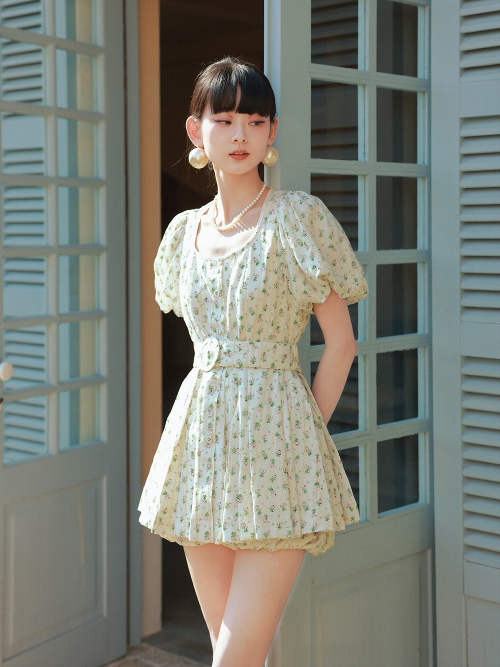Flower Embroidery Balloon-Sleeve One-Piece Tops&Short-Pants
