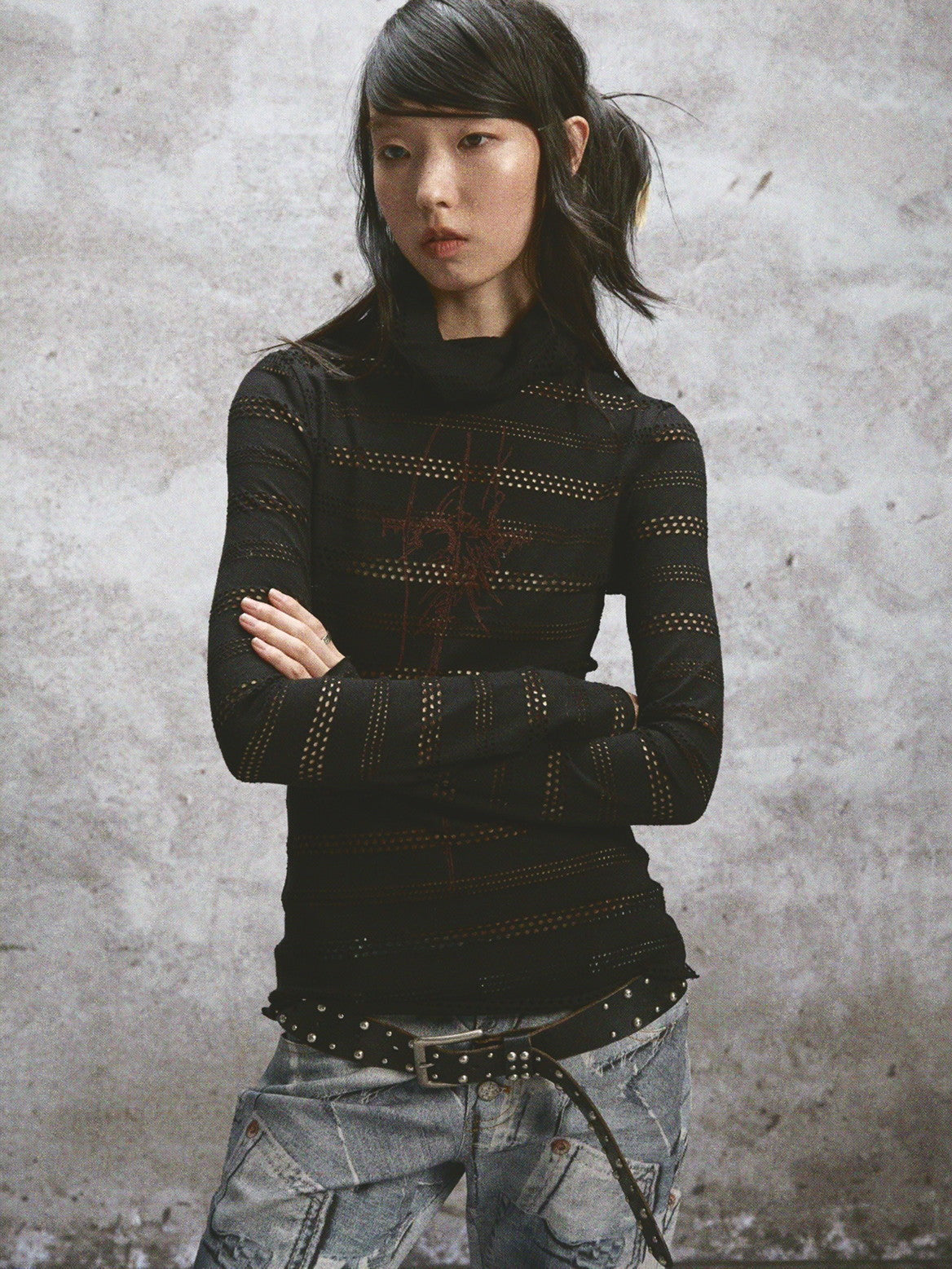 Punching Thin Mesh Casual Back-Open Cutsew