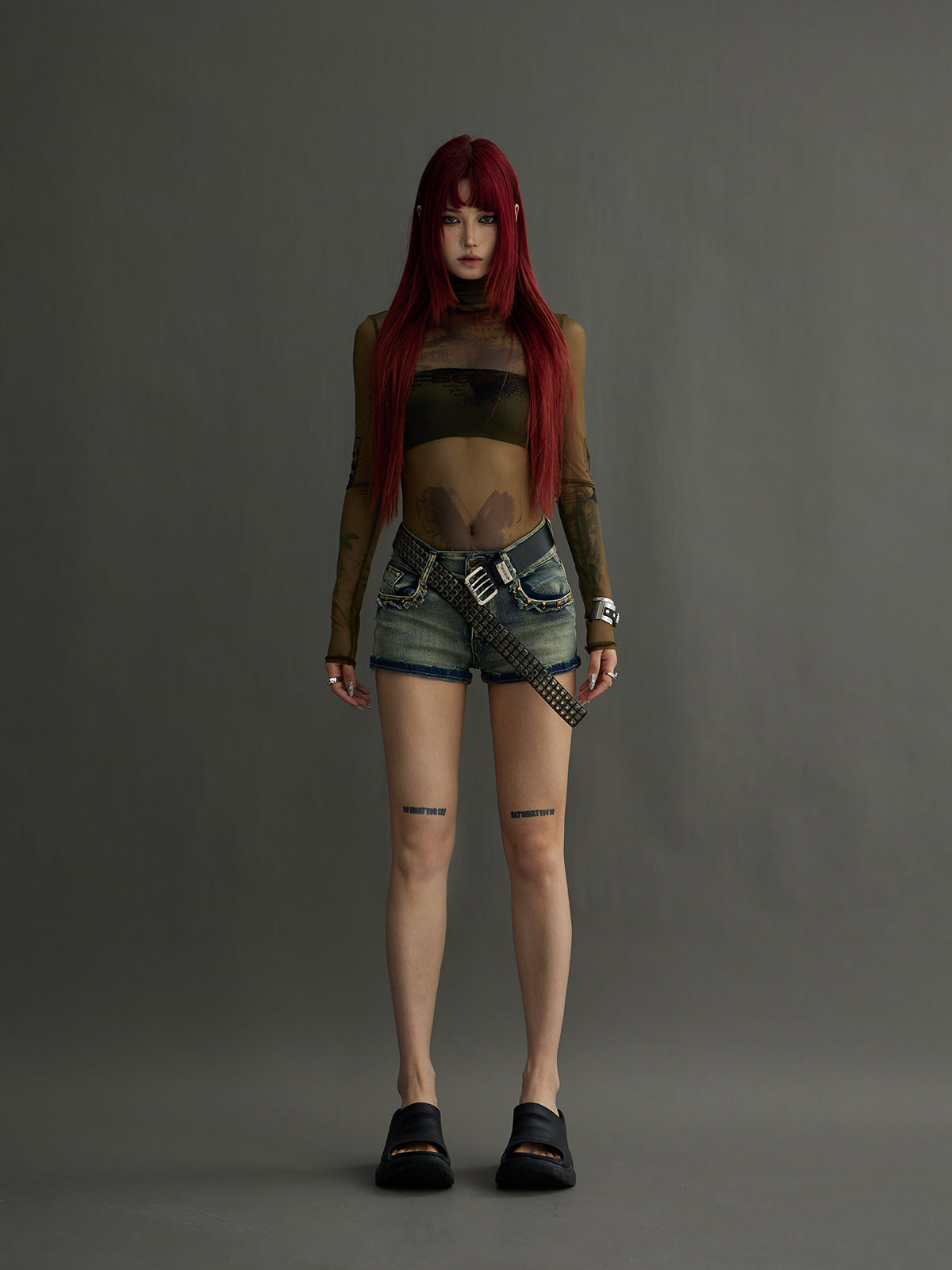 얇은 얇은 꽉 찬 목 바디 스위트