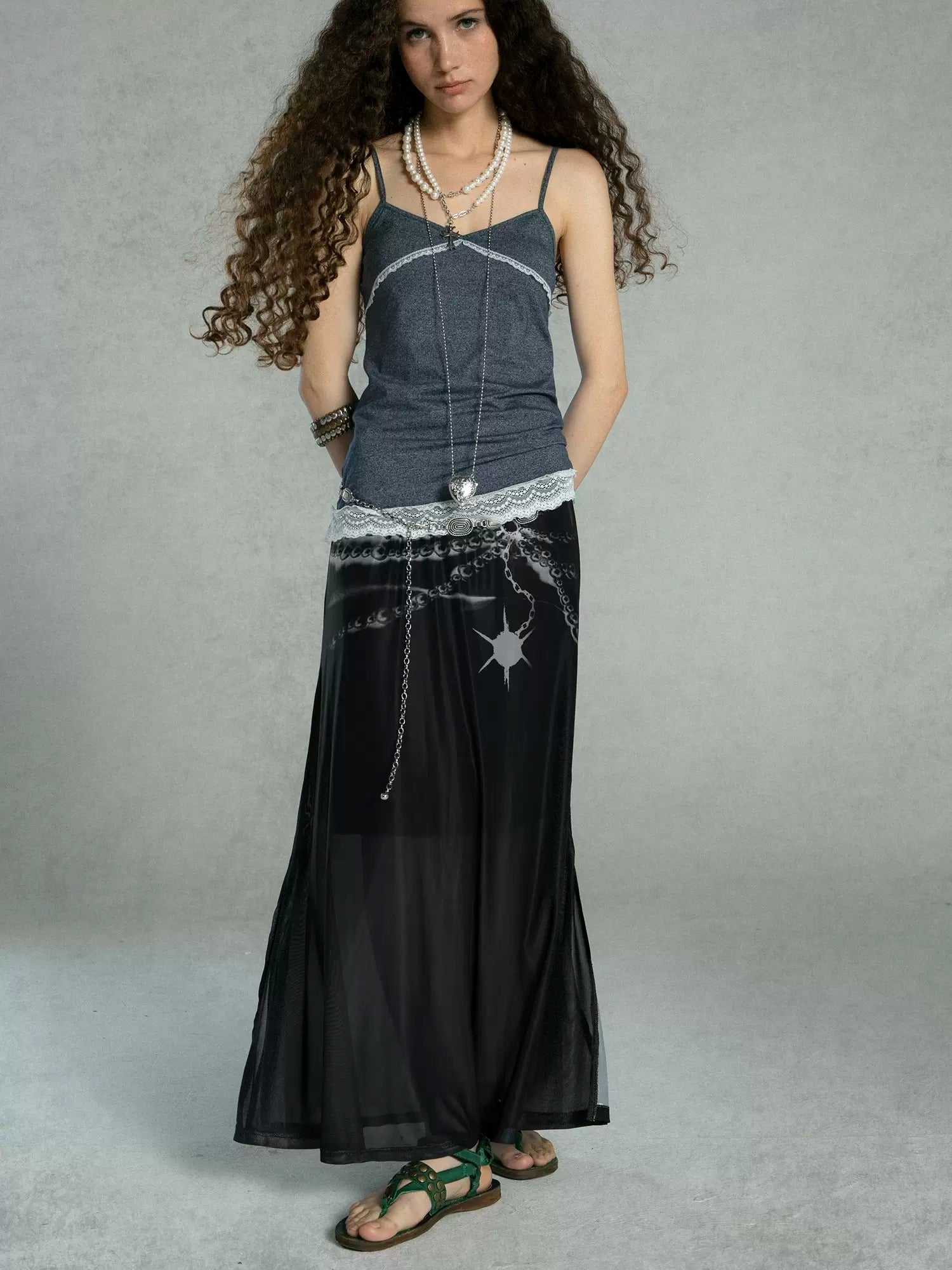 Spider Printing Short T-shirt & Low Waist Chain Printing Long Skirt