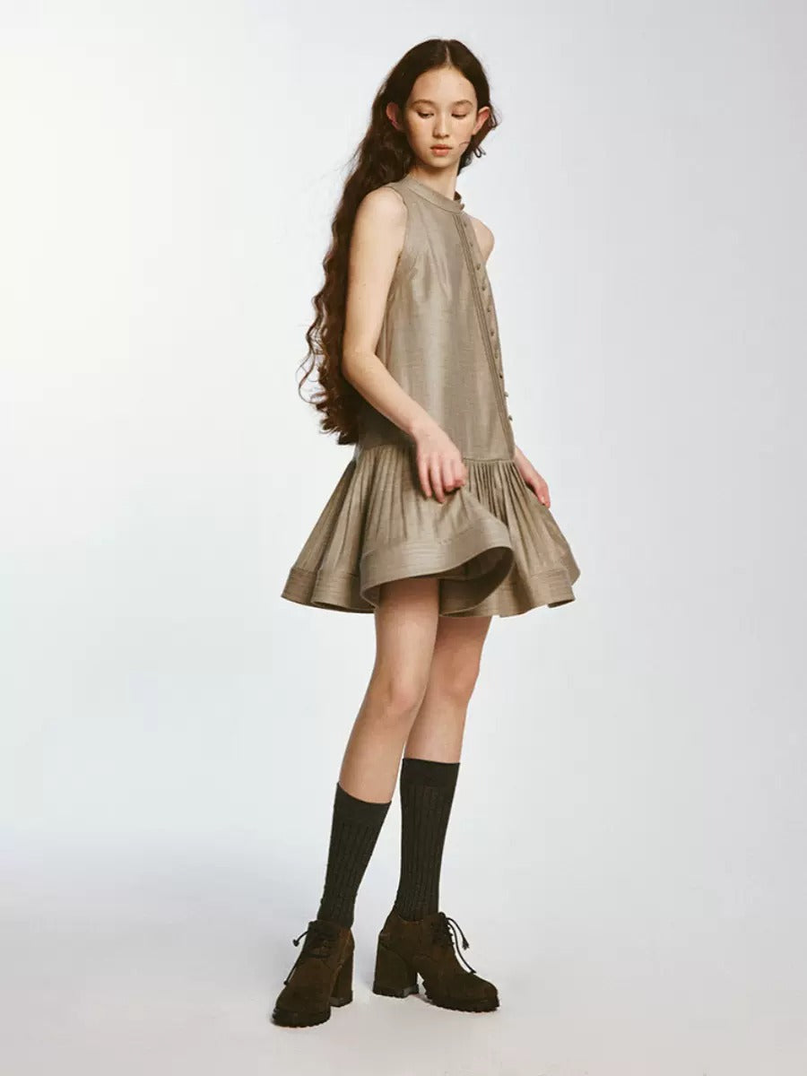 Robe sans manches en trois dimensions plissées