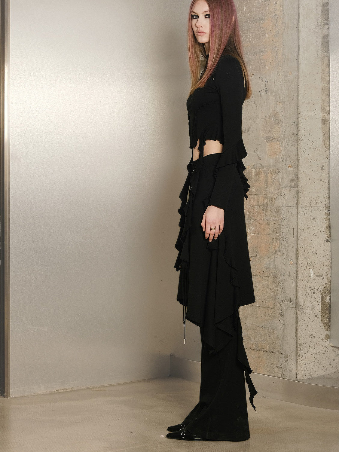 리플 라운드 컷 타이트한 니치 컷