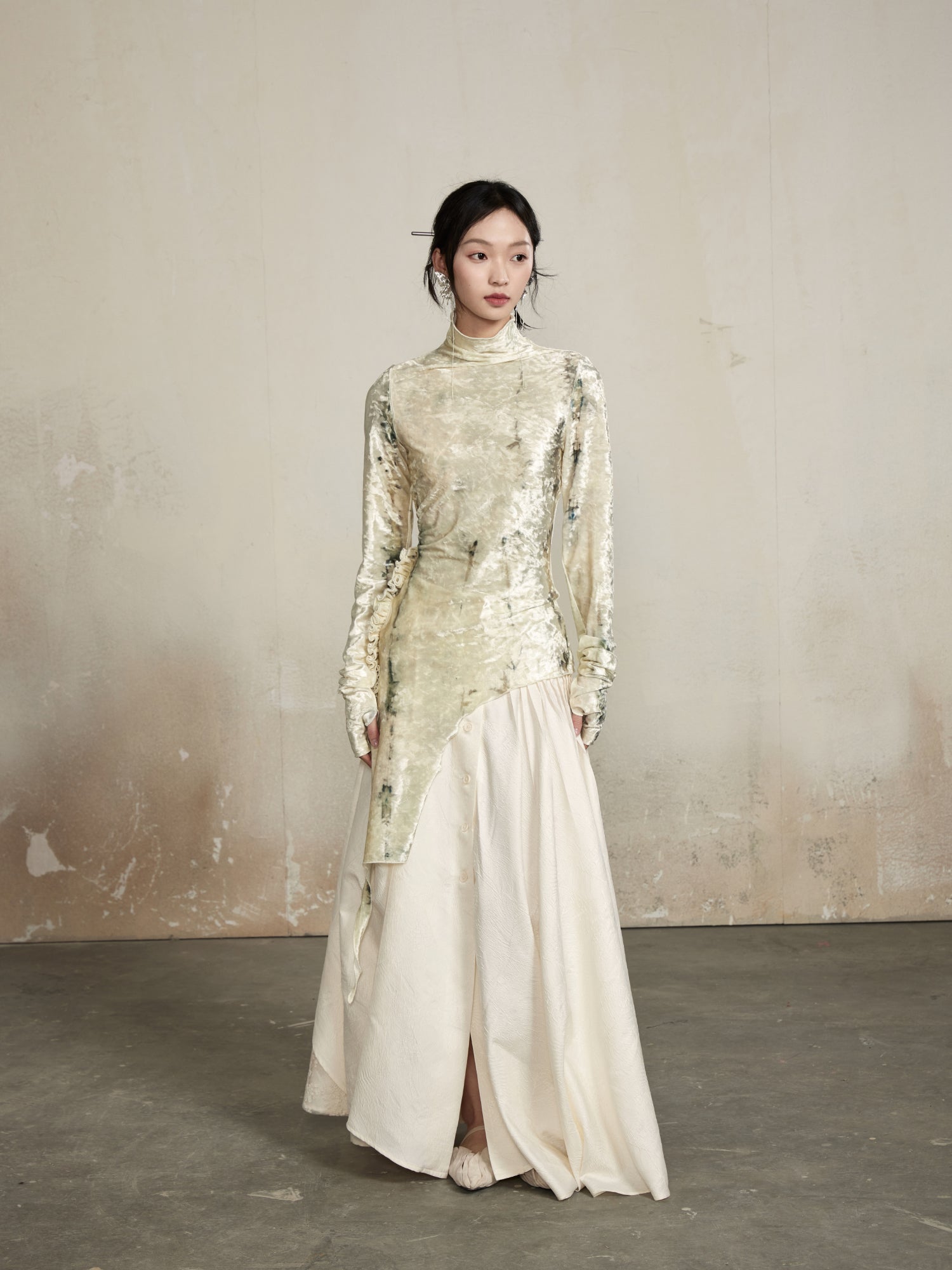 Coup de pouce haut à col haut élégant asymétrie