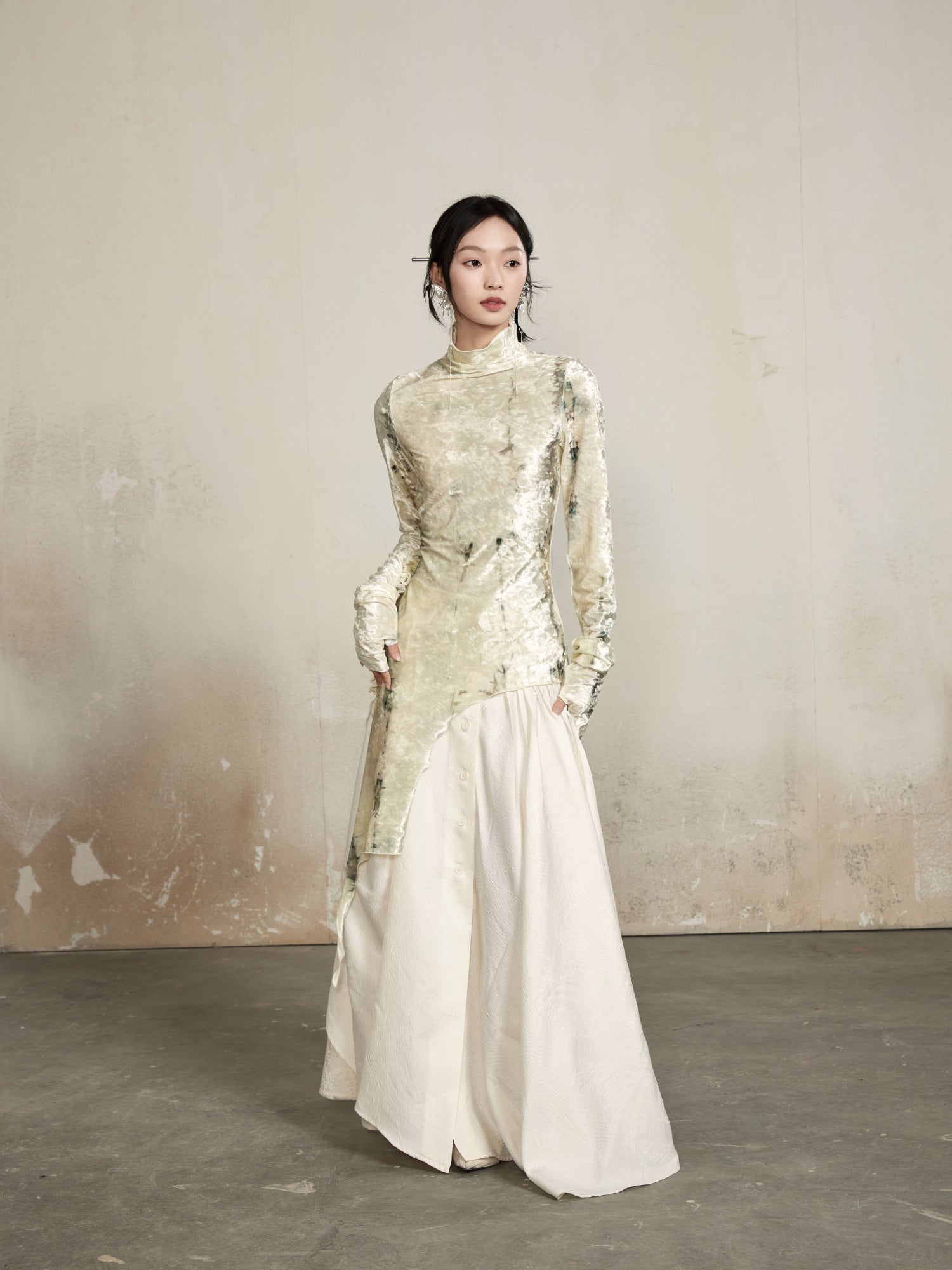 Coup de pouce haut à col haut élégant asymétrie