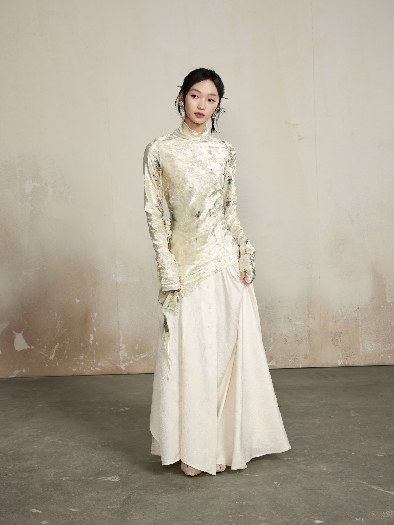 Coup de pouce haut à col haut élégant asymétrie