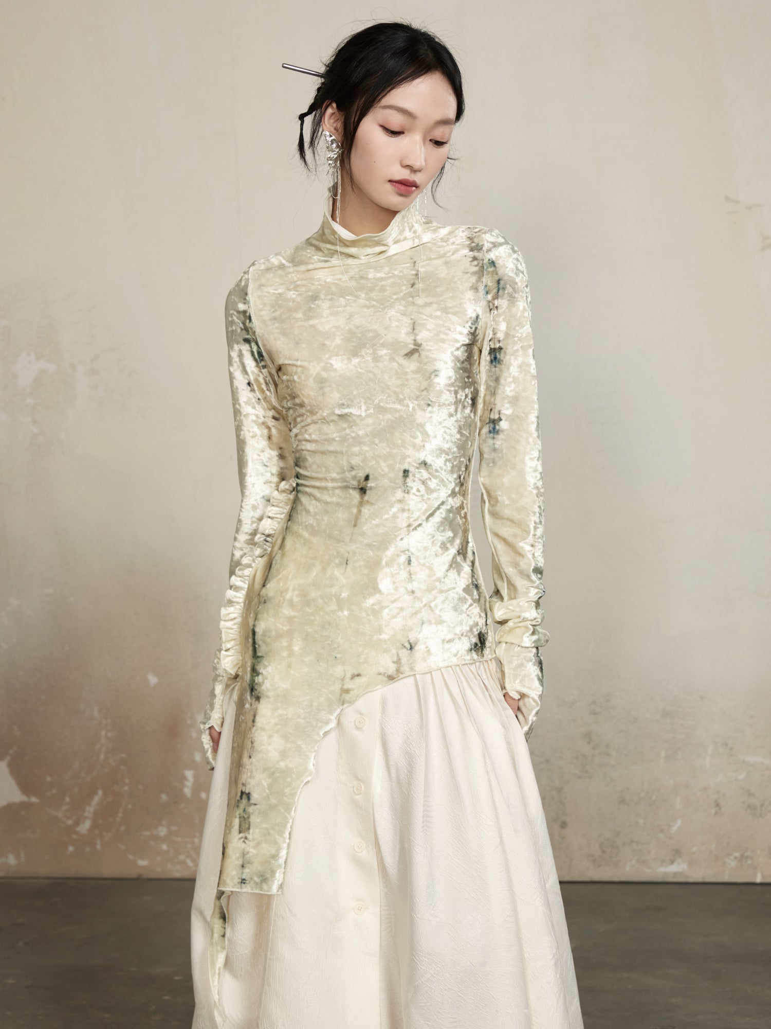 Coup de pouce haut à col haut élégant asymétrie