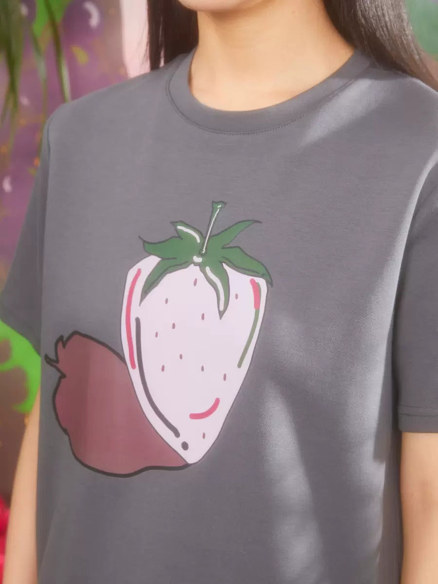 Strawberry Print Loose Round Neck T-shirt