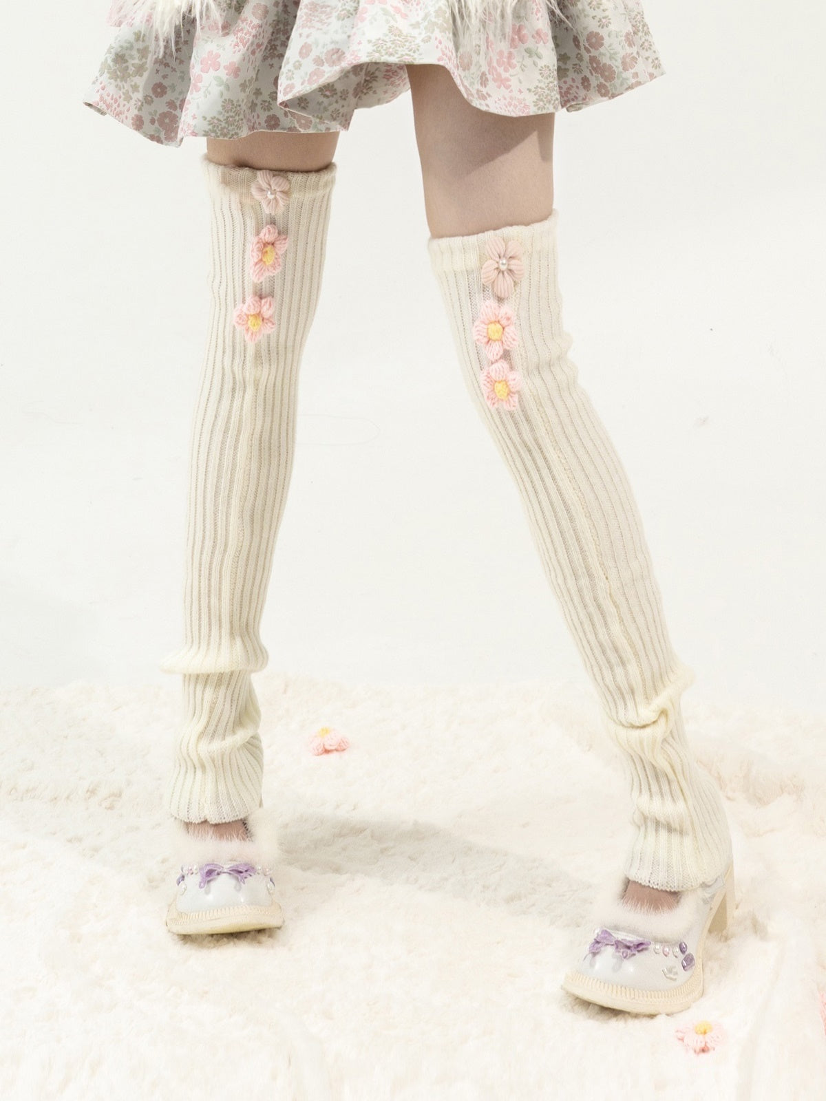 꽃이 두꺼운 니트 다리 전유