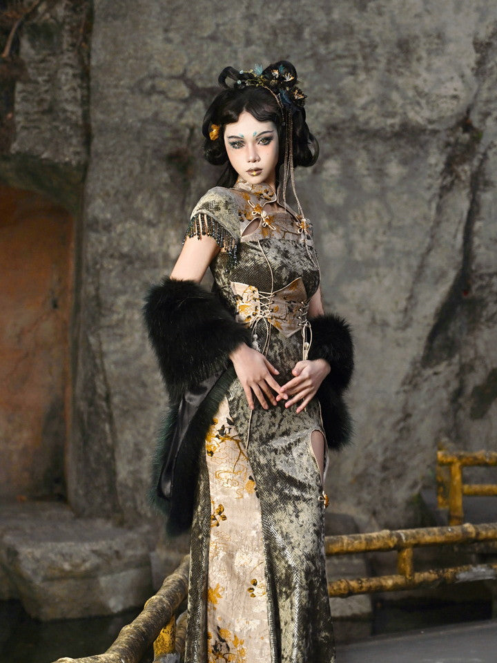Gothic Lolita Stickerei Tiefklinit Enge Blume Longone-Piece-Piece