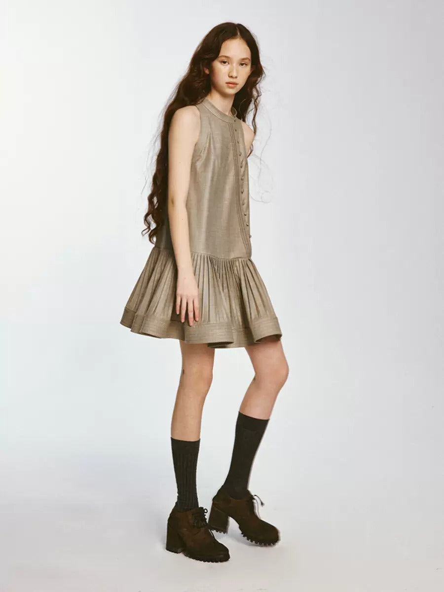 Robe sans manches en trois dimensions plissées