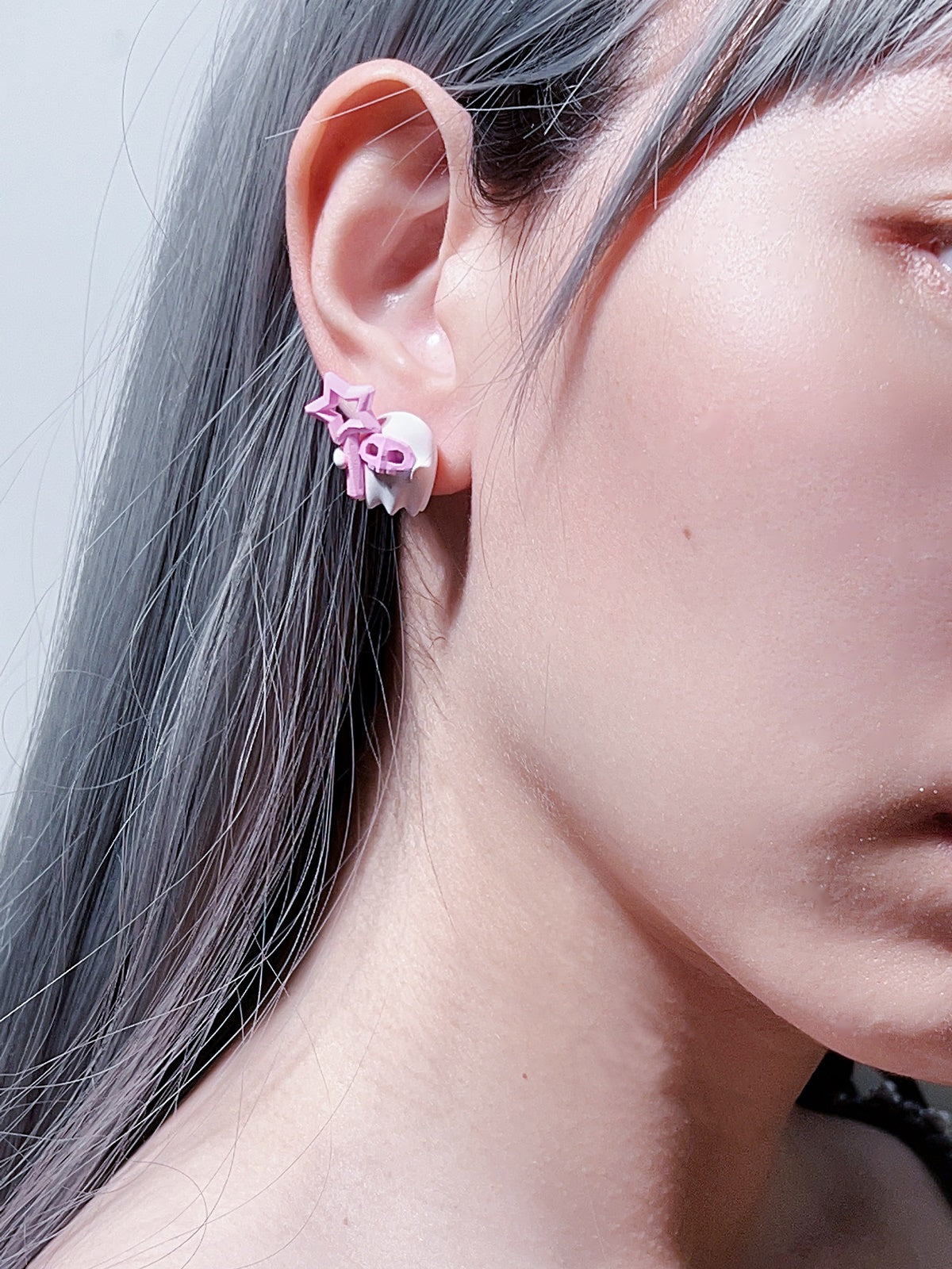 Ghost Wizard Fluorescence Perced & Ear-Plip