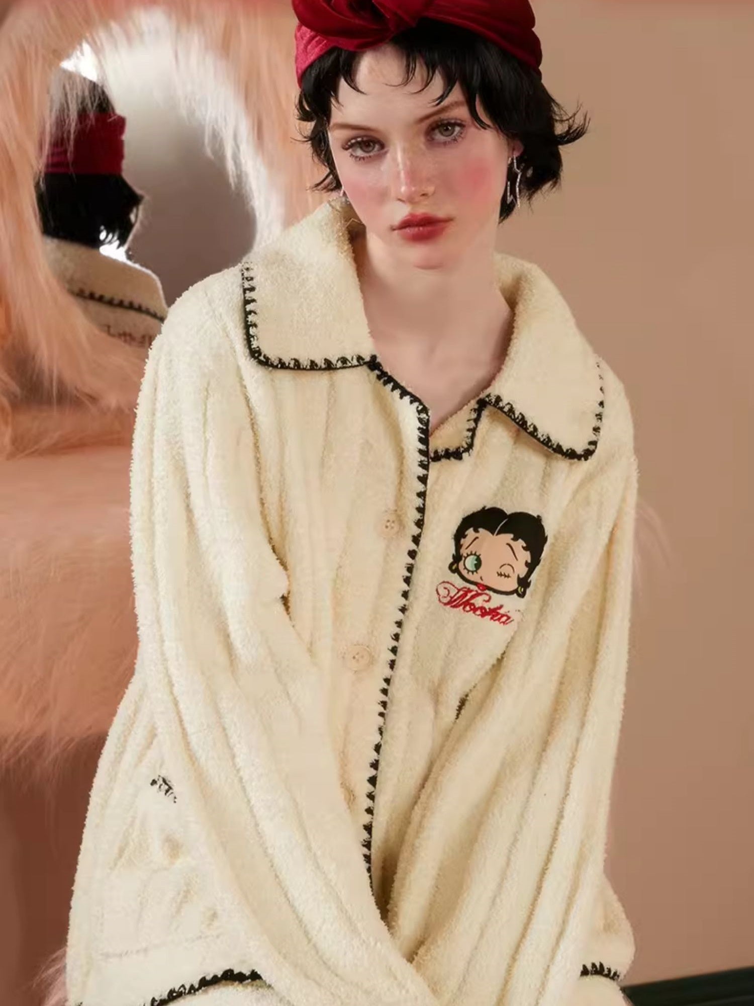 Betty Winter Pyjamas Migned Badge Tops & Pantal