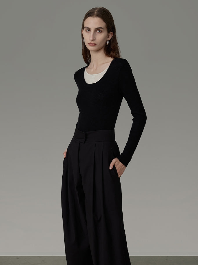 Fake-Layered Monotone Thin U-Neck Knit