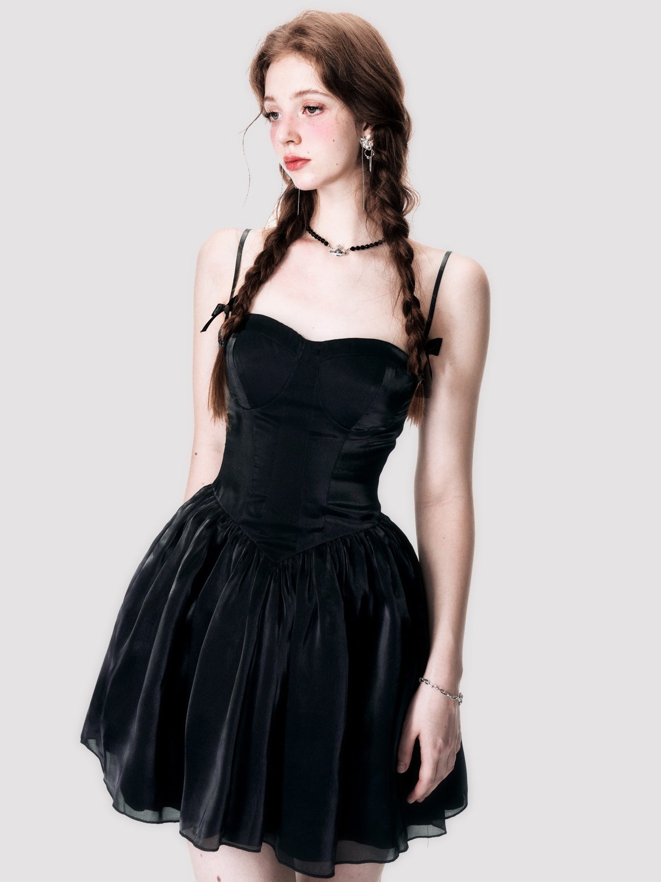 레이스 업 푹신한 광택 리본 원피스