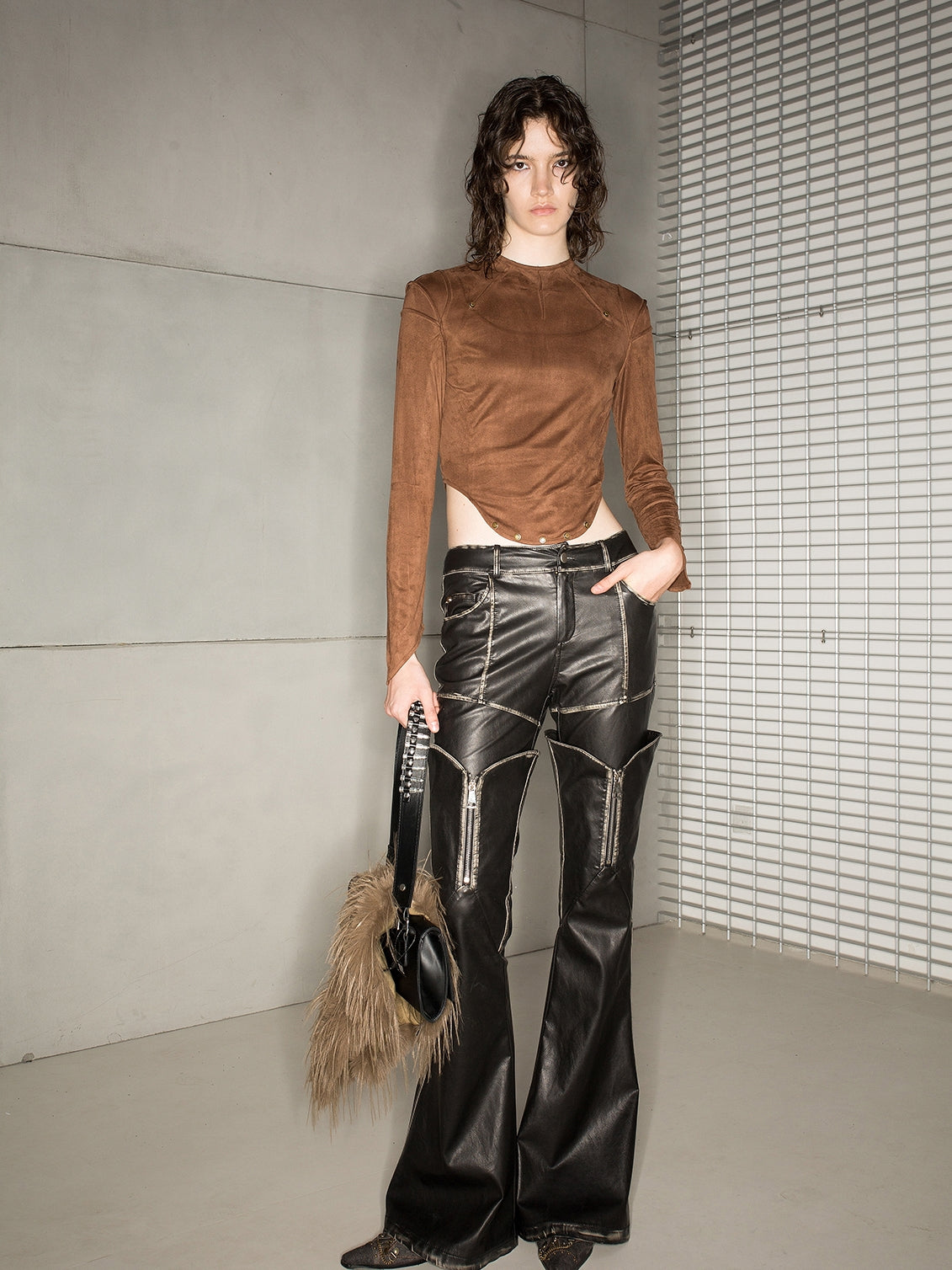 스터드 둥근 자른 자른 슬림 긴 t-shirt