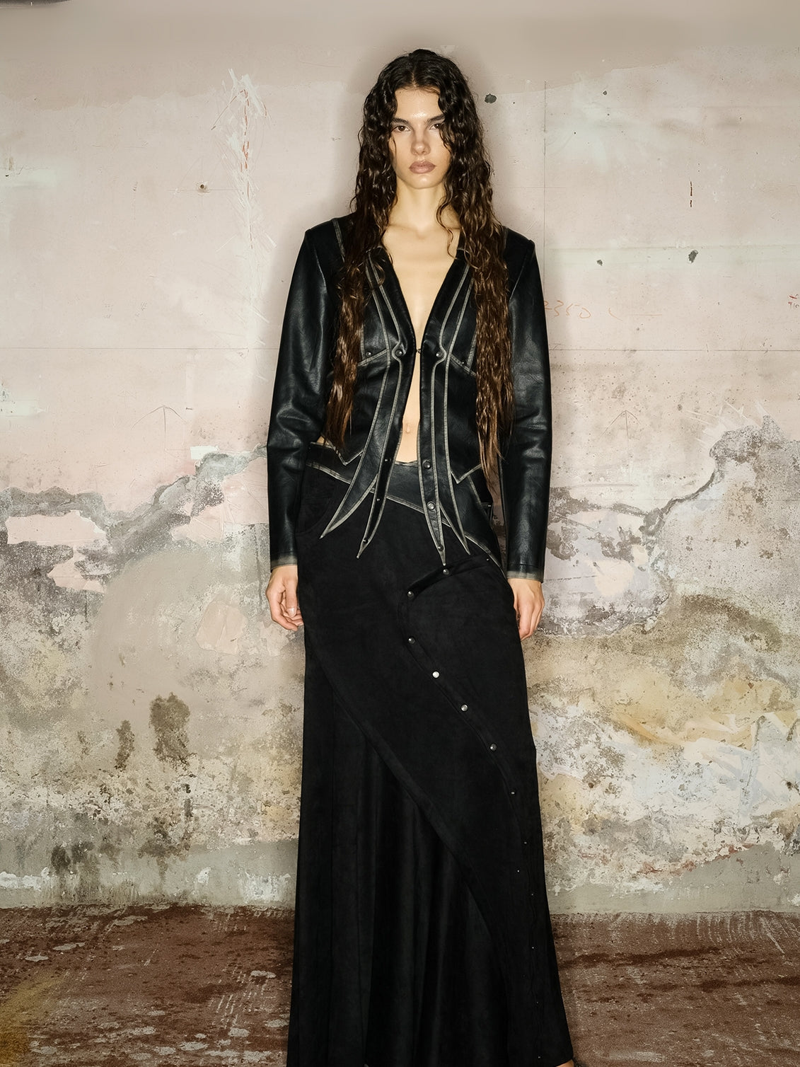 비대칭 니치 가죽 노 칼라 탑