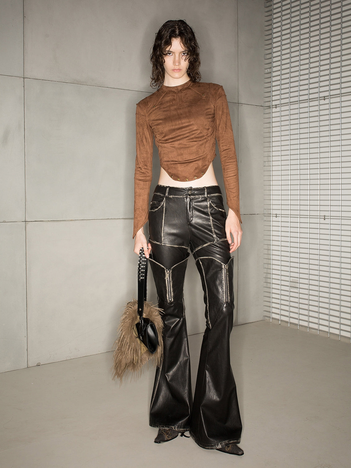 스터드 둥근 자른 자른 슬림 긴 t-shirt