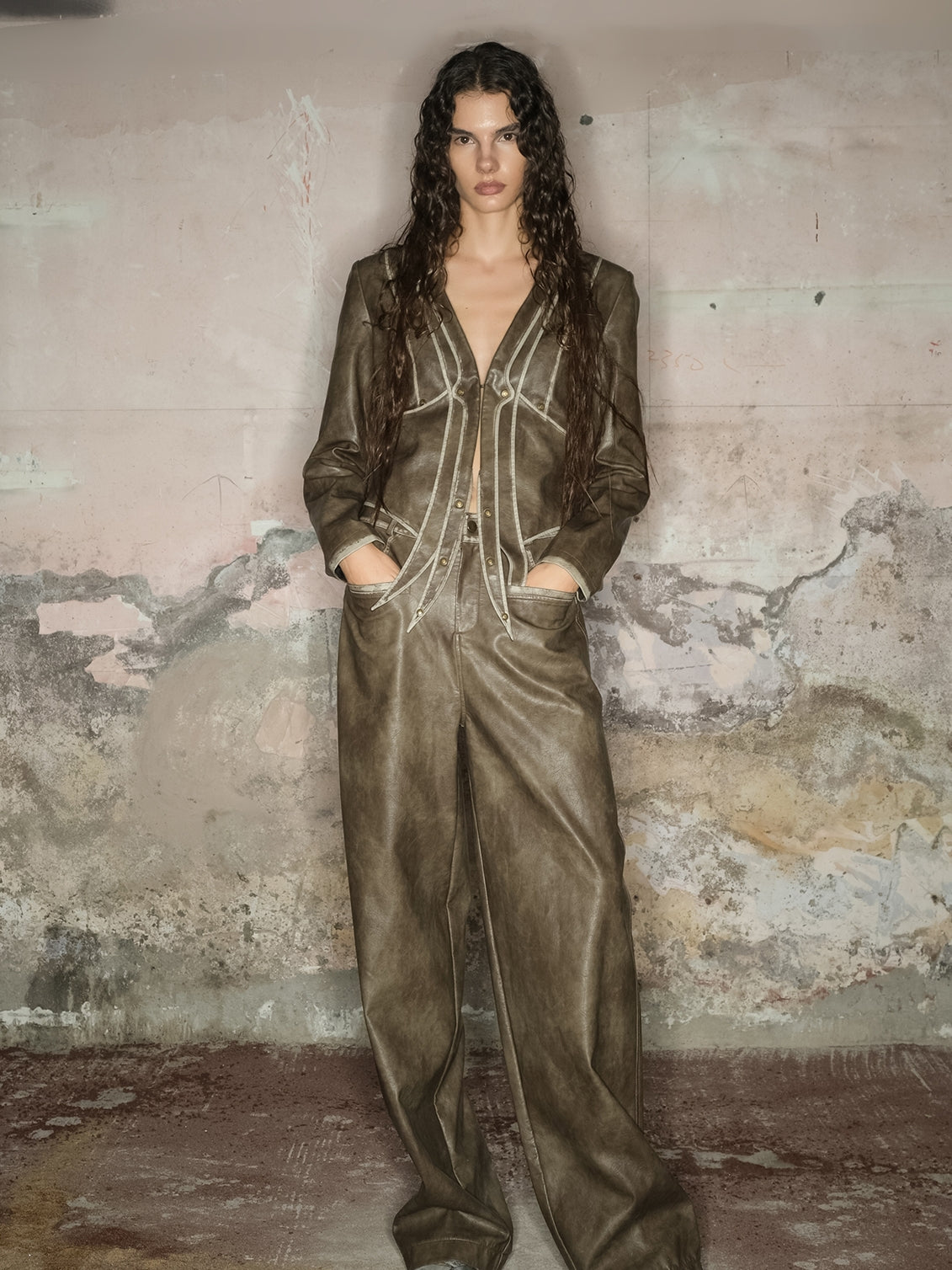 비대칭 니치 가죽 노 칼라 탑