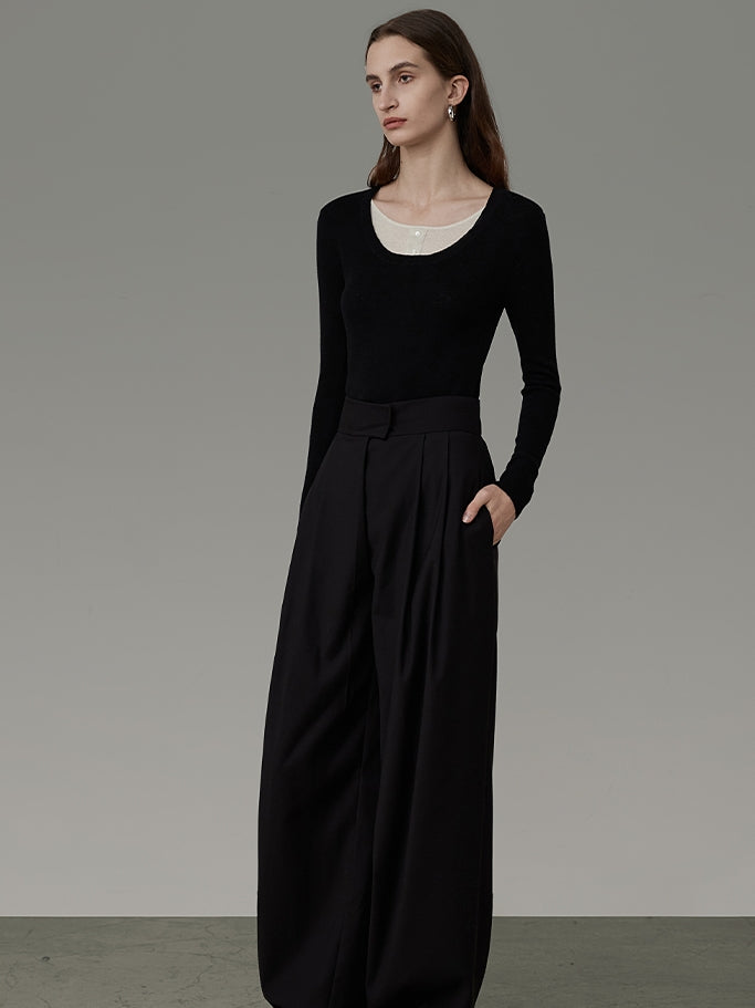 Fake-Layered Monotone Thin U-Neck Knit