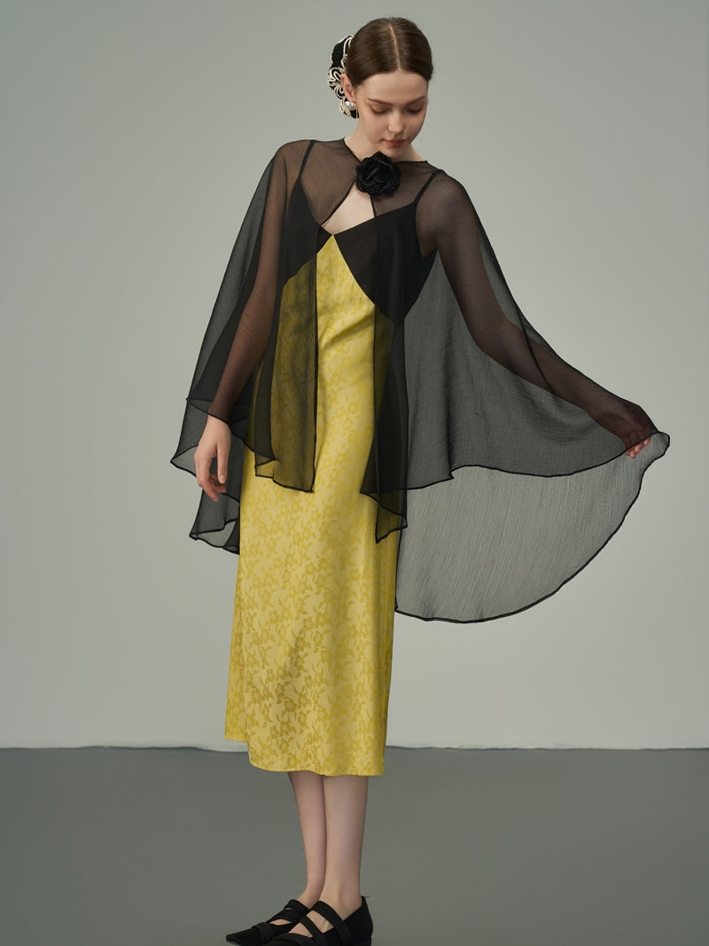 Ciiffon은 Fluffily Flare Exhinling Cape