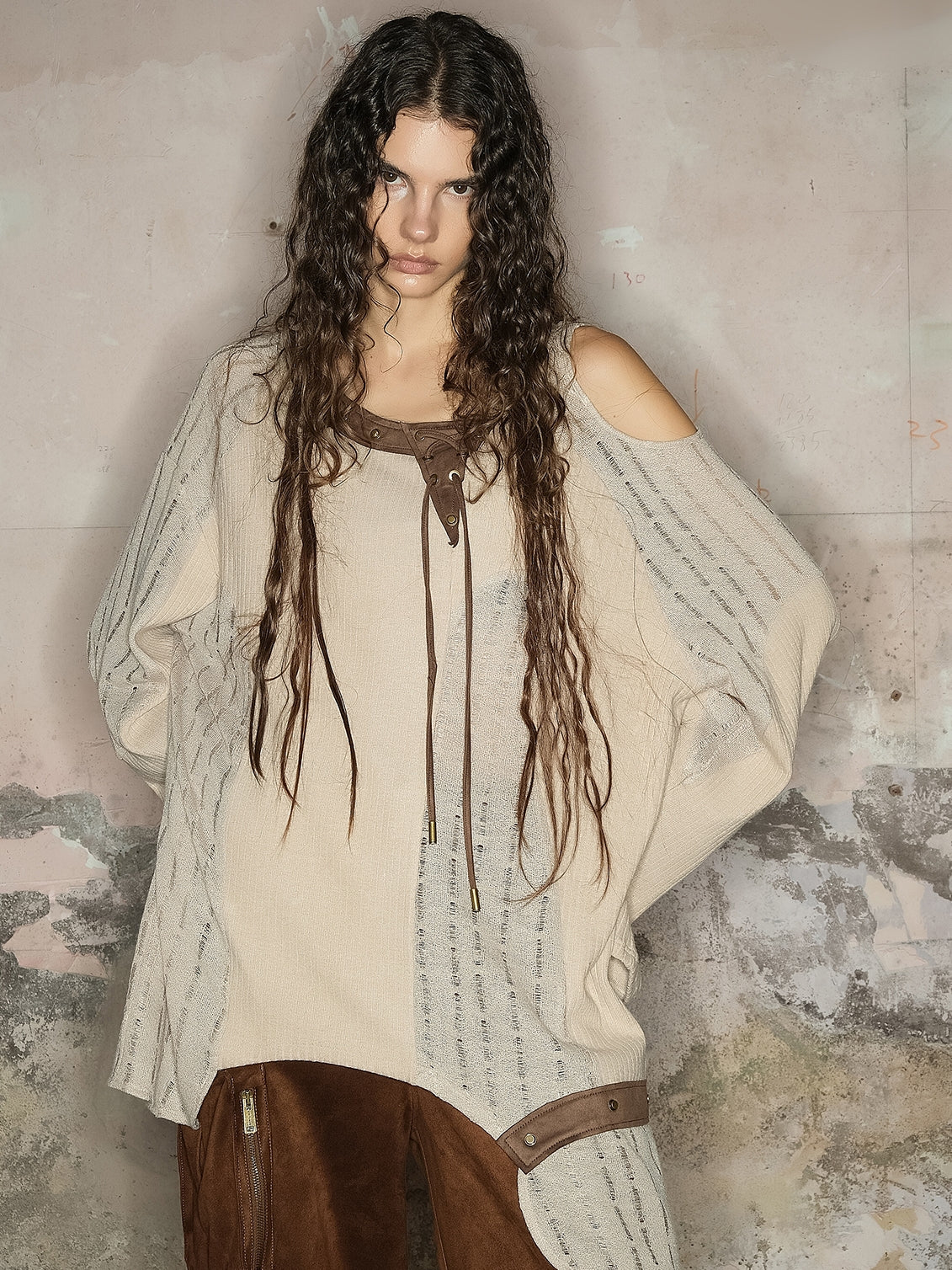 느슨한 얇은 비대칭 니치 술 열린 숄더 롱 탑 & 벨트