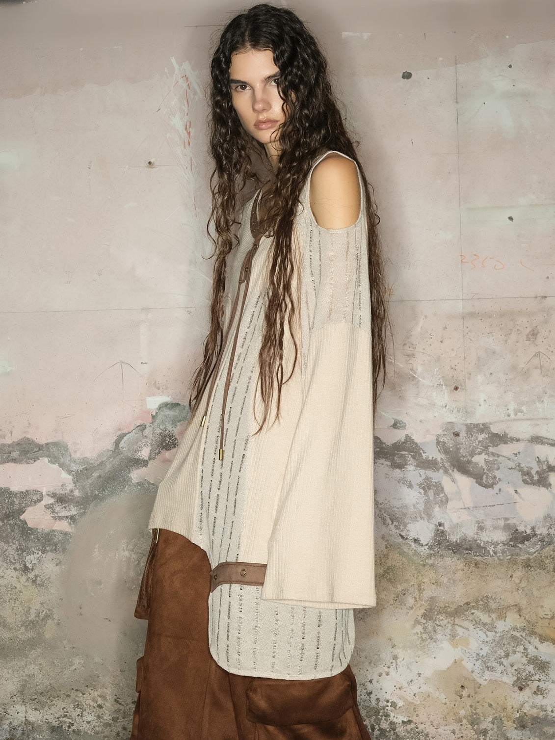 느슨한 얇은 비대칭 니치 술 열린 숄더 롱 탑 & 벨트