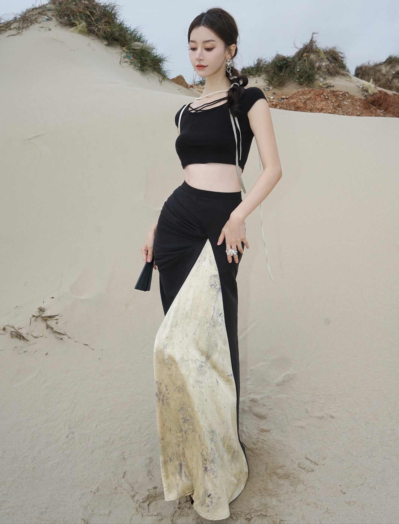 크롭트 비대칭 니치 타이트 컷트수트