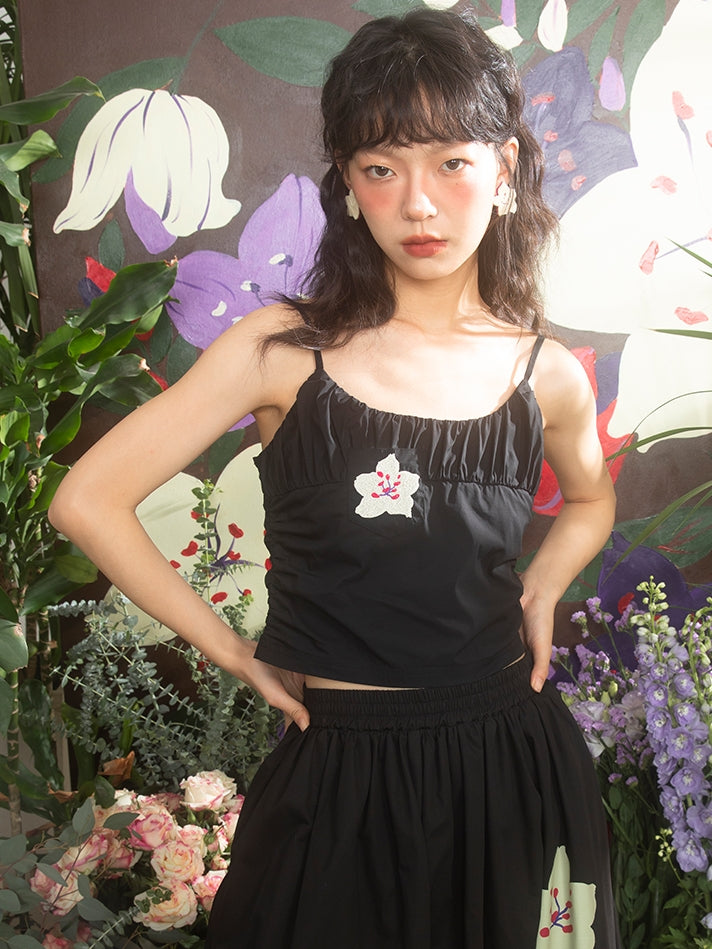 Crumping Flower Croppde Camisole을 모으십시오