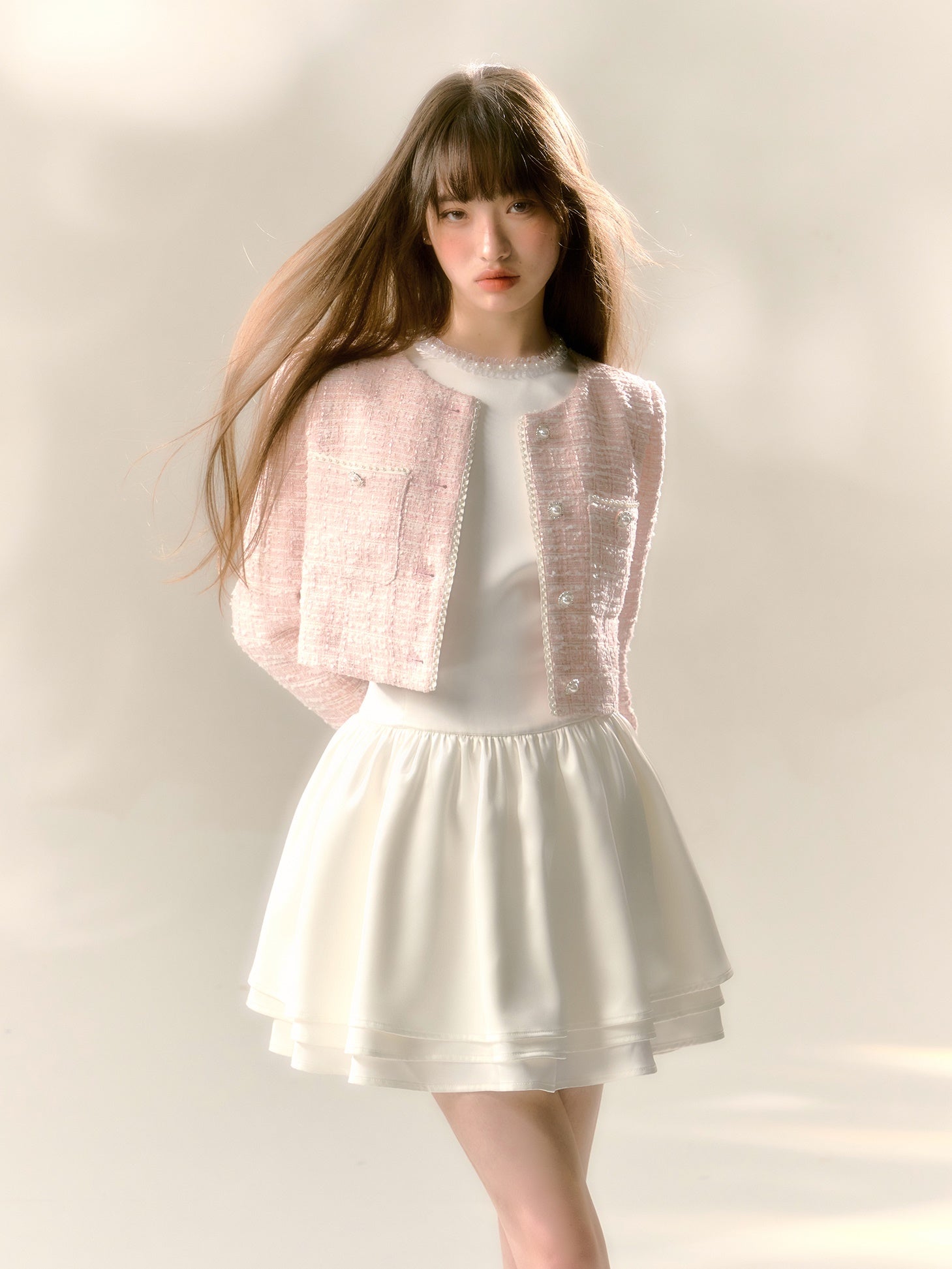 미세한 반짝이 거리는 진주 레이스 스트레이트 꼰 짧은 재킷