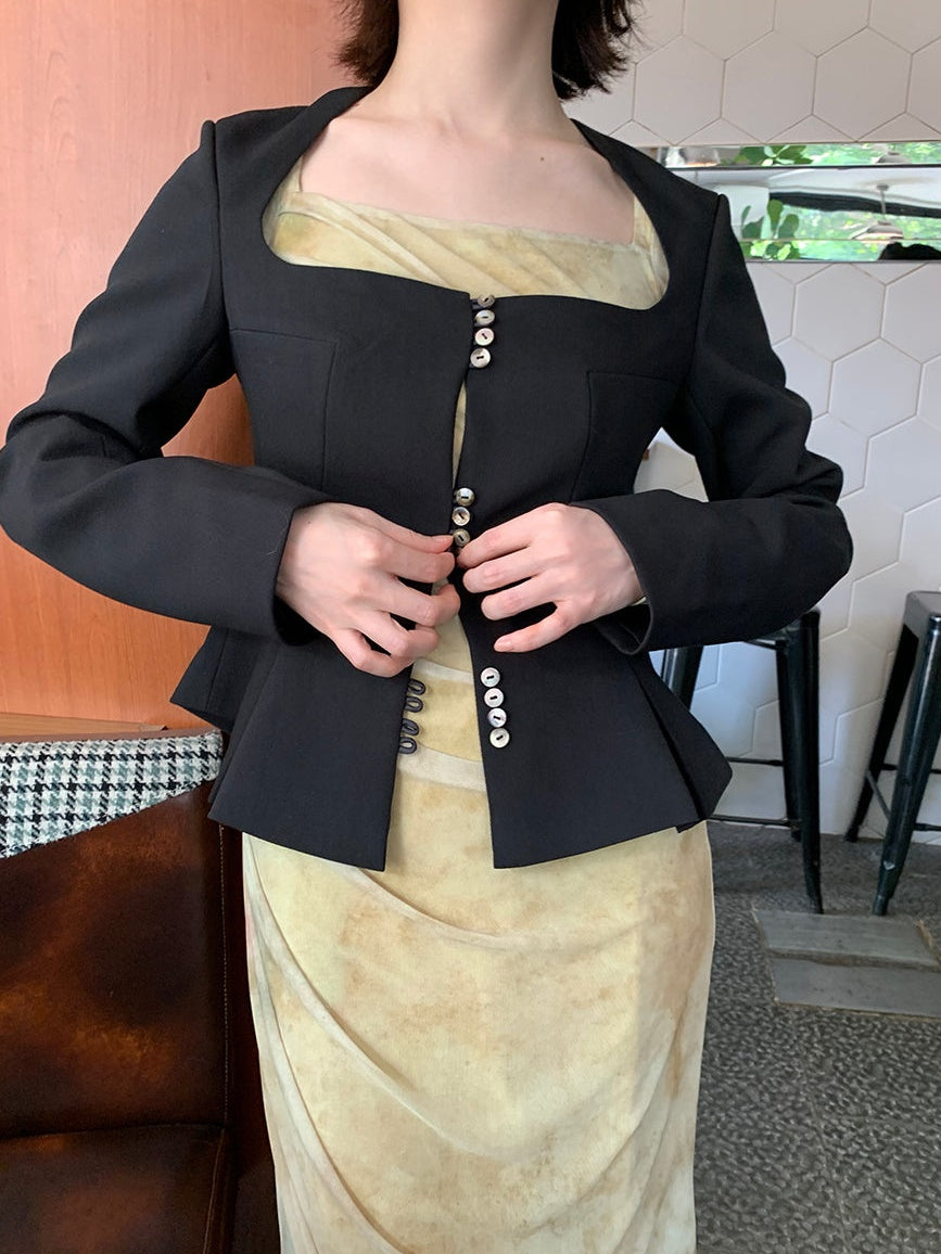 쉘 버클 스퀘어 넥 숏 재킷