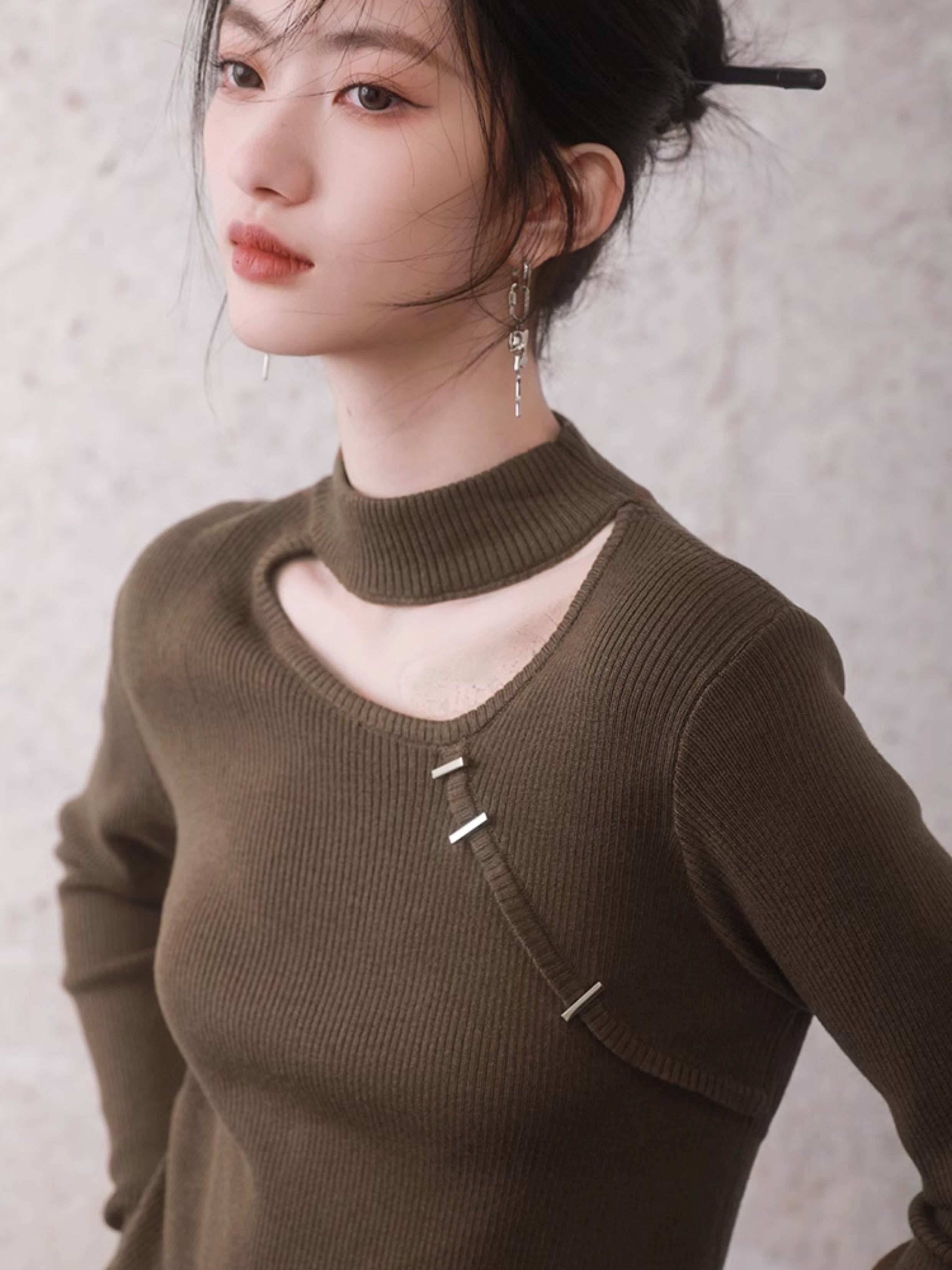 Neuer chinesischer Styledrawstring -Ausschnittpullover