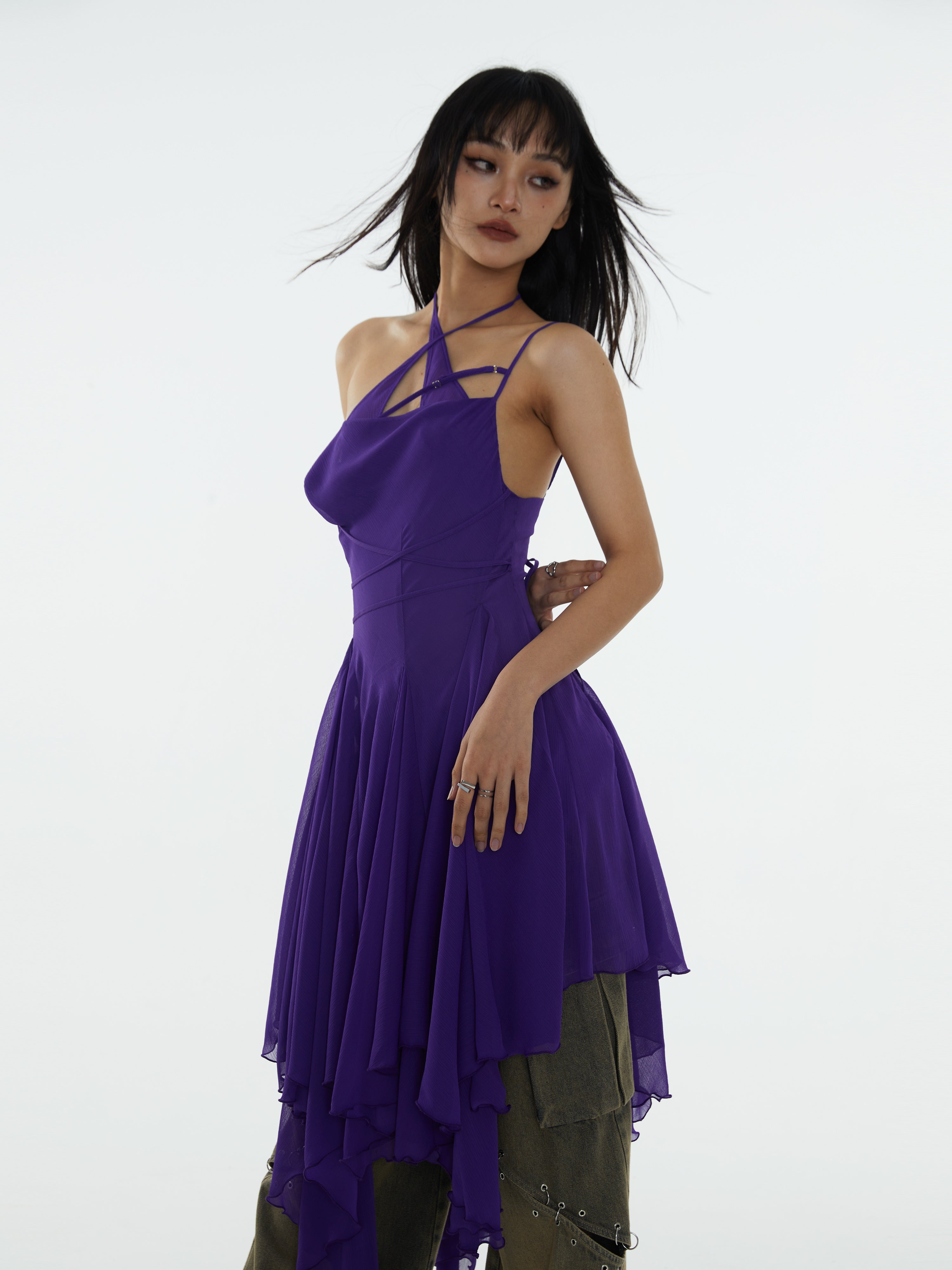 Unregelmäßiges Saumgurtkleid