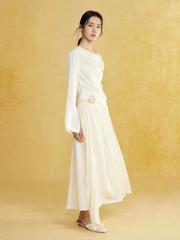 Swing Collar Wide Sleeve Drape Top